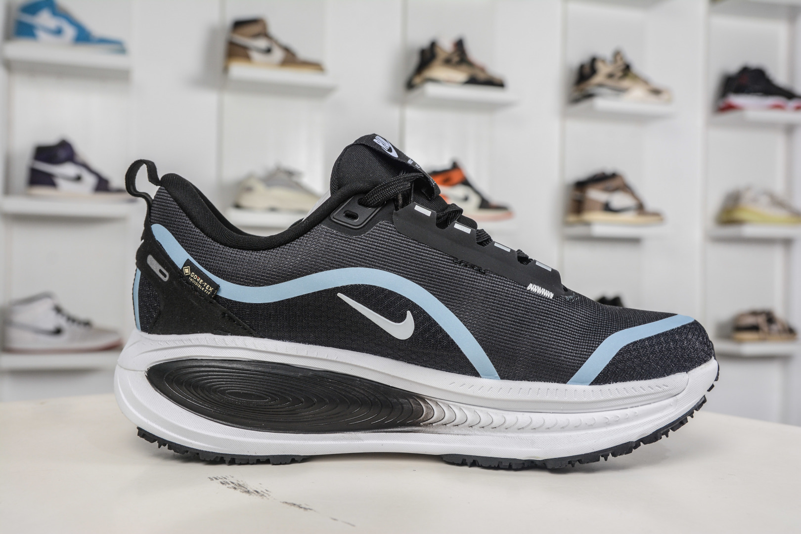 180 Nike Air Zoom Vomero 18 GTX HQ7002-002-Chinese UA Cheap High Quatity Brand Clothes Bags handbags Sneakers wholesale wholesaler seller from China Factory suppliers Fashion Clothing Shoes best Quality Beautiful Price 180 Nike Air Zoom Vomero 18 GTX HQ7002-002