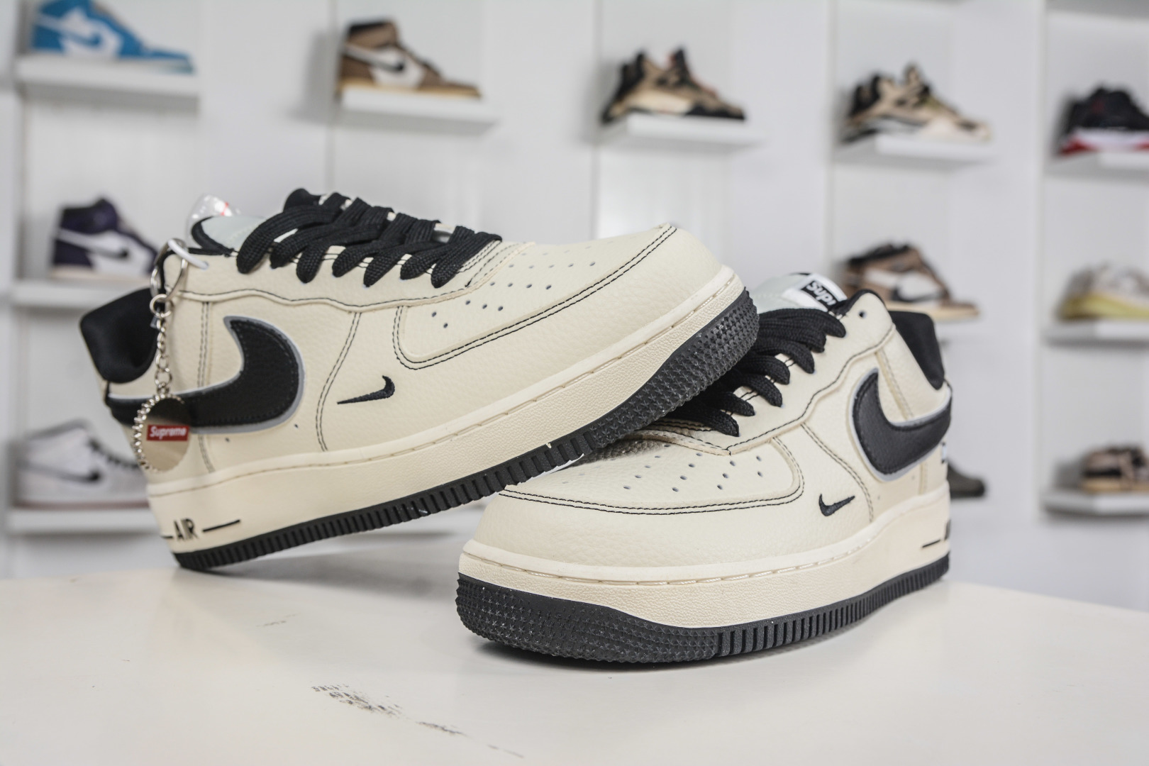 260 Nike Air Force 1 Low 07 x Supreme SUP联名-米白黑 DD1982-337-Chinese UA Cheap High Quatity Brand Clothes Bags handbags Sneakers wholesale wholesaler seller from China Factory suppliers Fashion Clothing Shoes best Quality Beautiful Price 260 Nike Air Force 1 Low 07 x Supreme SUP联名-米白黑 DD1982-337