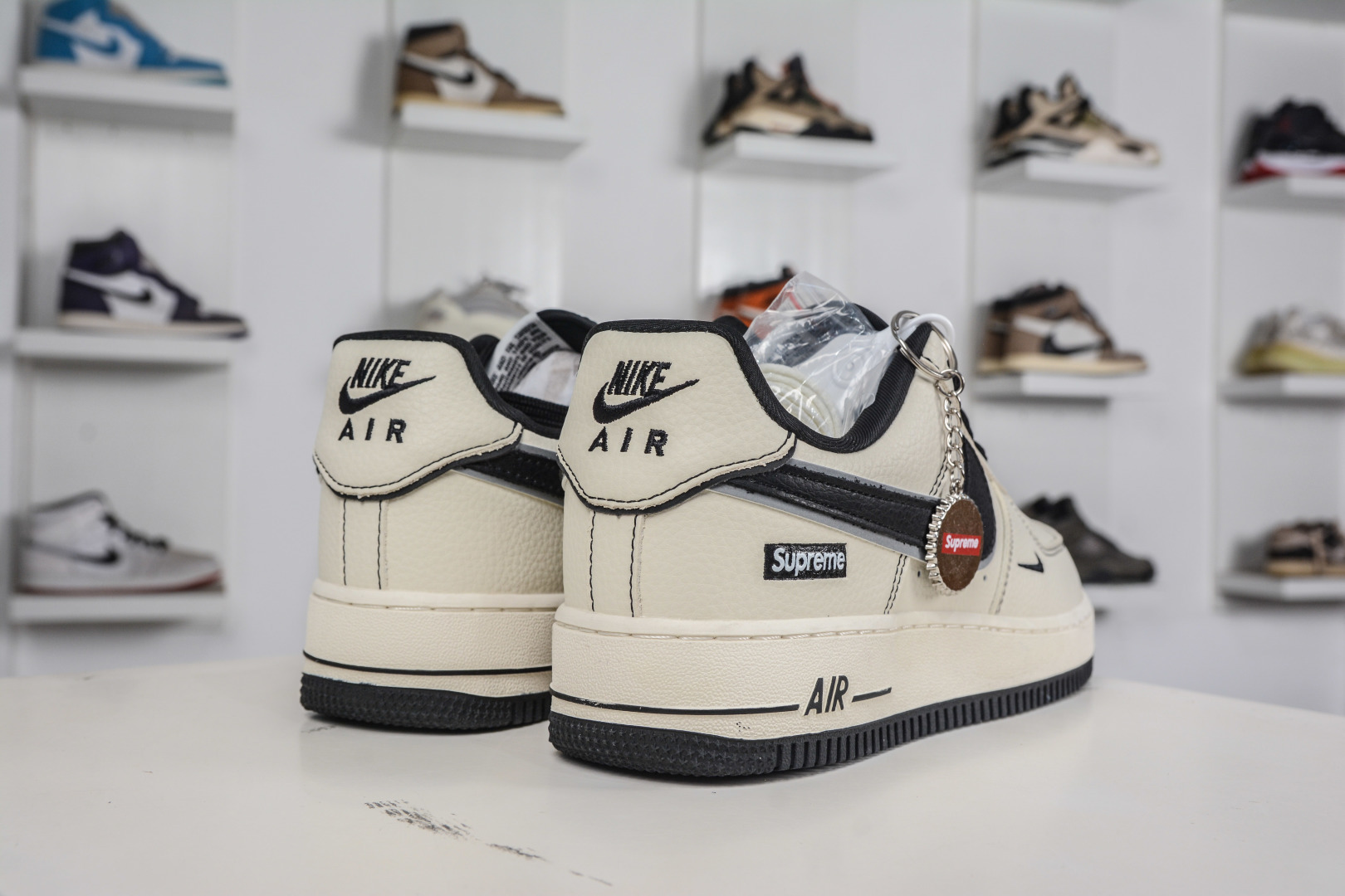 260 Nike Air Force 1 Low 07 x Supreme SUP联名-米白黑 DD1982-337-Chinese UA Cheap High Quatity Brand Clothes Bags handbags Sneakers wholesale wholesaler seller from China Factory suppliers Fashion Clothing Shoes best Quality Beautiful Price 260 Nike Air Force 1 Low 07 x Supreme SUP联名-米白黑 DD1982-337