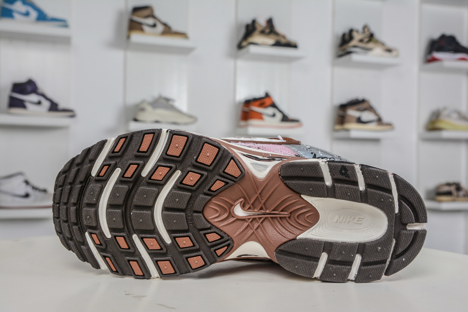 300 NK V5 RNR 舒适百搭防滑耐磨低帮跑步鞋 HQ7901-102-Chinese UA Cheap High Quatity Brand Clothes Bags handbags Sneakers wholesale wholesaler seller from China Factory suppliers Fashion Clothing Shoes best Quality Beautiful Price 300 NK V5 RNR 舒适百搭防滑耐磨低帮跑步鞋 HQ7901-102