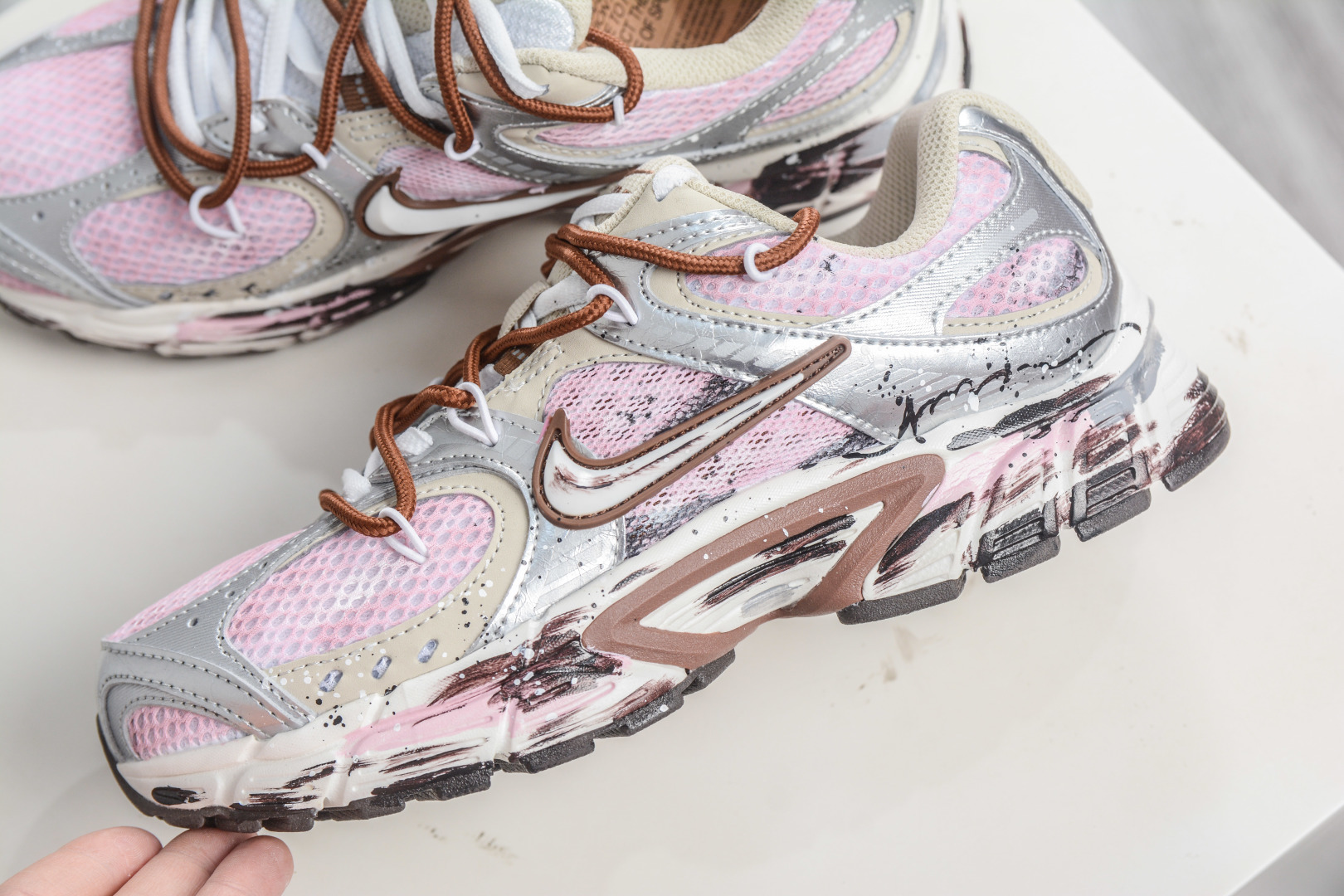 300 NK V5 RNR 舒适百搭防滑耐磨低帮跑步鞋 HQ7901-102-Chinese UA Cheap High Quatity Brand Clothes Bags handbags Sneakers wholesale wholesaler seller from China Factory suppliers Fashion Clothing Shoes best Quality Beautiful Price 300 NK V5 RNR 舒适百搭防滑耐磨低帮跑步鞋 HQ7901-102