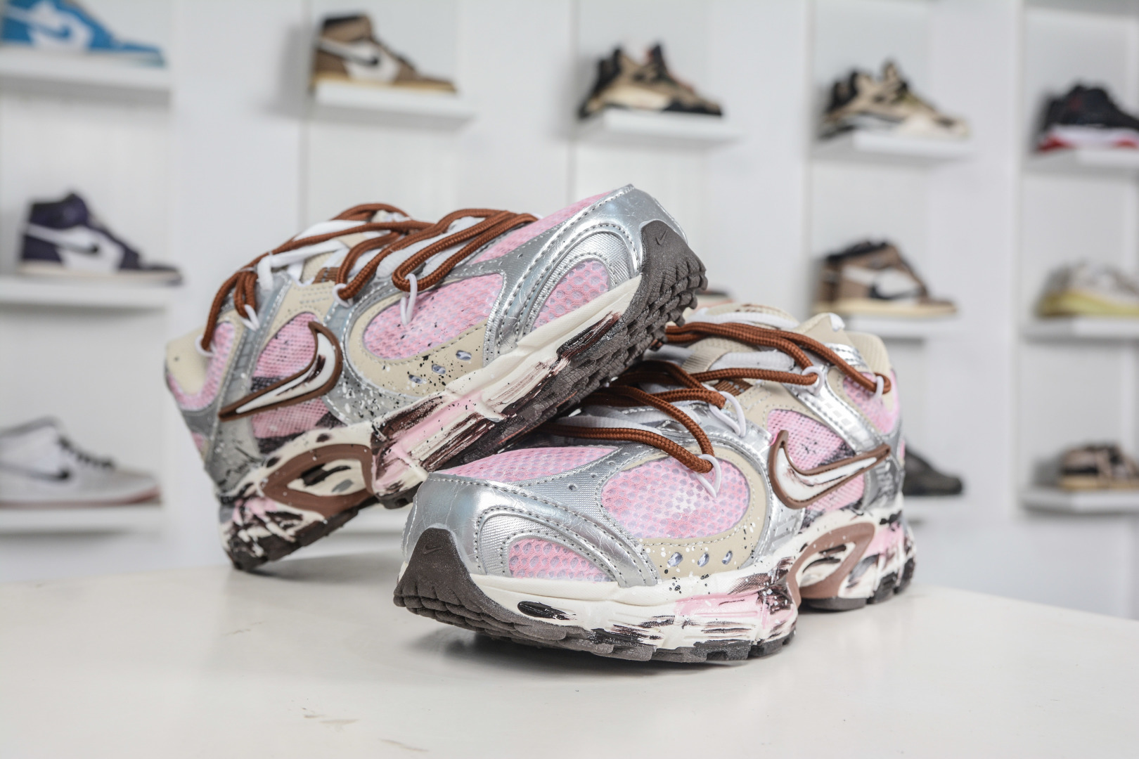 300 NK V5 RNR 舒适百搭防滑耐磨低帮跑步鞋 HQ7901-102-Chinese UA Cheap High Quatity Brand Clothes Bags handbags Sneakers wholesale wholesaler seller from China Factory suppliers Fashion Clothing Shoes best Quality Beautiful Price 300 NK V5 RNR 舒适百搭防滑耐磨低帮跑步鞋 HQ7901-102