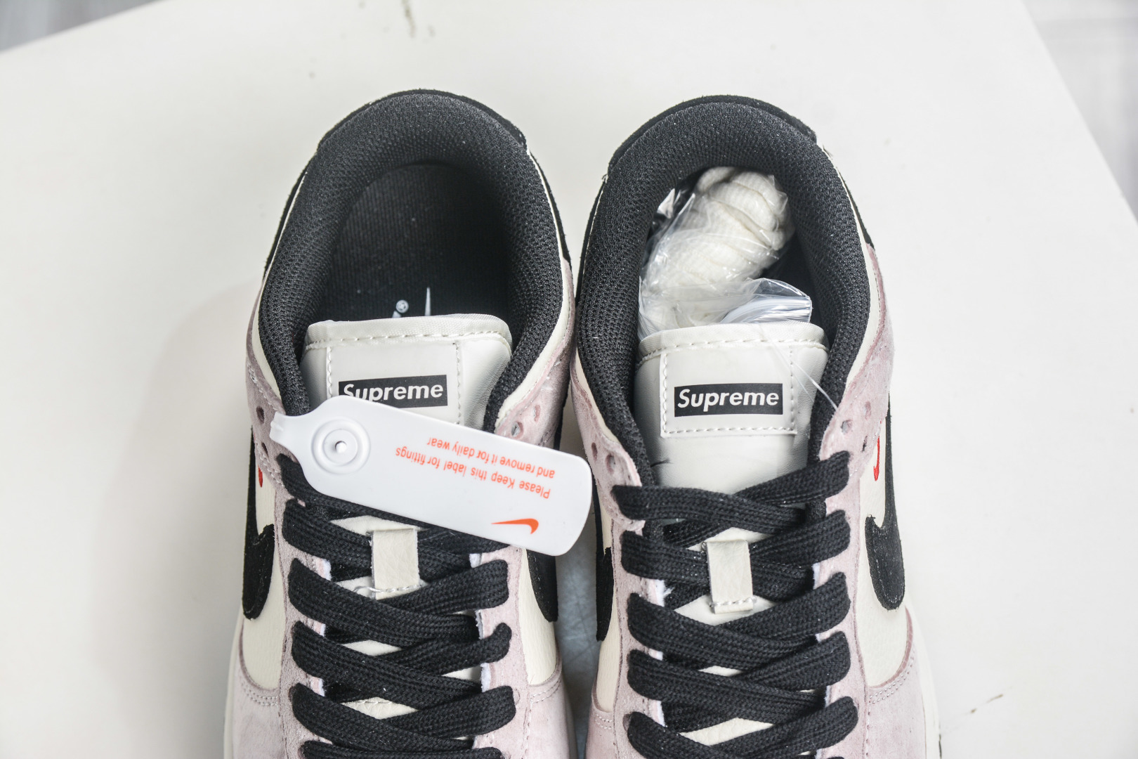 270 Nike SB Dunk Low x Superme SUP联名-米粉黑猪八革 DN3168-018-Chinese UA Cheap High Quatity Brand Clothes Bags handbags Sneakers wholesale wholesaler seller from China Factory suppliers Fashion Clothing Shoes best Quality Beautiful Price 270 Nike SB Dunk Low x Superme SUP联名-米粉黑猪八革 DN3168-018