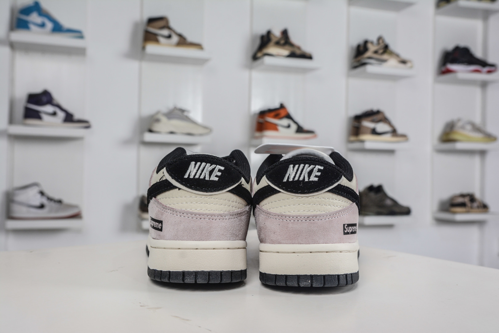 270 Nike SB Dunk Low x Superme SUP联名-米粉黑猪八革 DN3168-018-Chinese UA Cheap High Quatity Brand Clothes Bags handbags Sneakers wholesale wholesaler seller from China Factory suppliers Fashion Clothing Shoes best Quality Beautiful Price 270 Nike SB Dunk Low x Superme SUP联名-米粉黑猪八革 DN3168-018