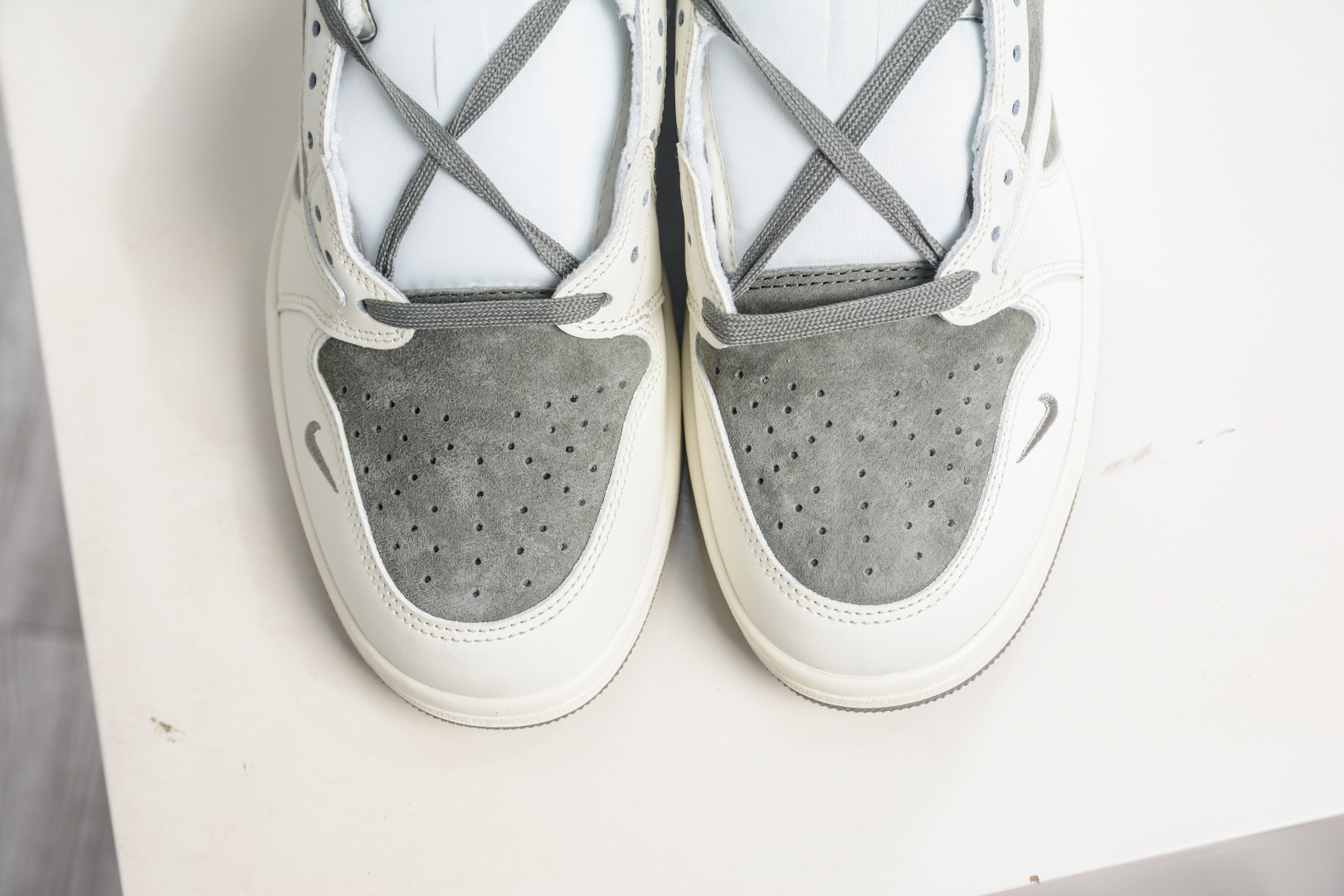 270 The North Face x Supreme x Travis Scott x Air Jordan 1 Low乔丹1代低帮倒钩北面Sup联名-米白灰绿 DM7866-128-Chinese UA Cheap High Quatity Brand Clothes Bags handbags Sneakers wholesale wholesaler seller from China Factory suppliers Fashion Clothing Shoes best Quality Beautiful Price 270 The North Face x Supreme x Travis Scott x Air Jordan 1 Low乔丹1代低帮倒钩北面Sup联名-米白灰绿 DM7866-128