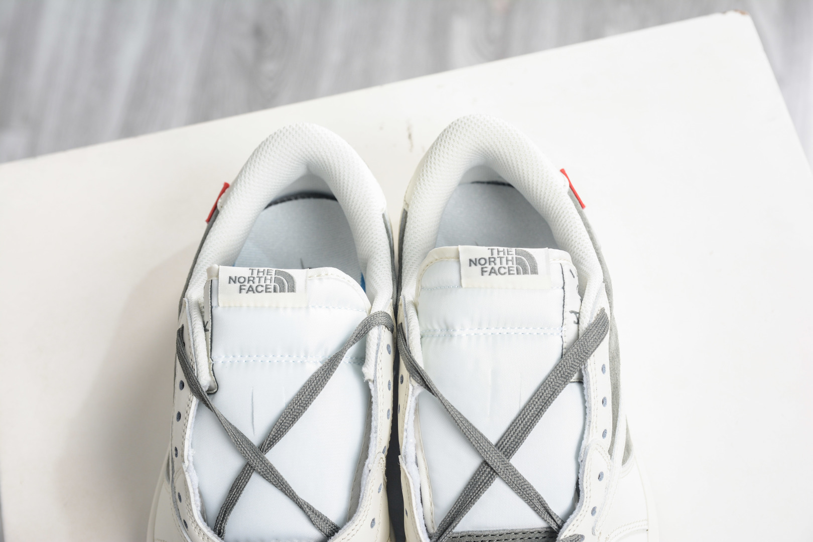 270 The North Face x Supreme x Travis Scott x Air Jordan 1 Low乔丹1代低帮倒钩北面Sup联名-米白灰绿 DM7866-128-Chinese UA Cheap High Quatity Brand Clothes Bags handbags Sneakers wholesale wholesaler seller from China Factory suppliers Fashion Clothing Shoes best Quality Beautiful Price 270 The North Face x Supreme x Travis Scott x Air Jordan 1 Low乔丹1代低帮倒钩北面Sup联名-米白灰绿 DM7866-128
