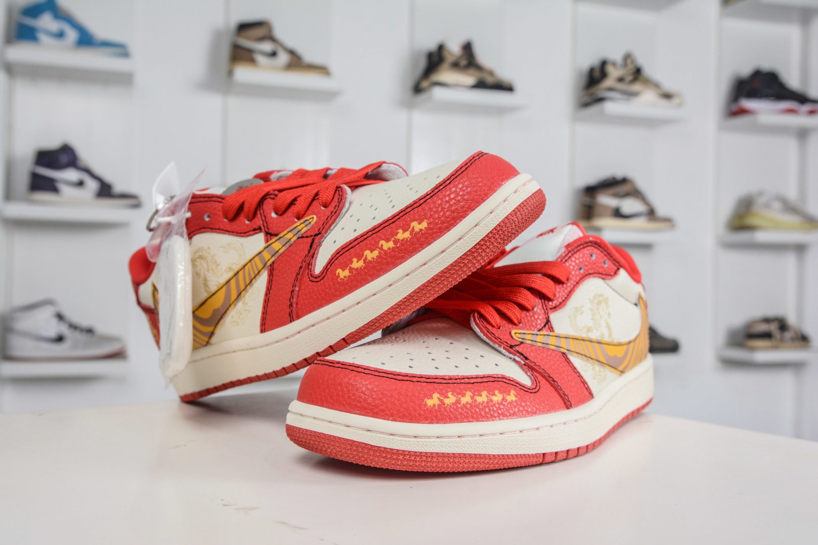 270 TS x Nike Air Jordan 1 Low 马年限定联名 白红金钩 XD1979-003