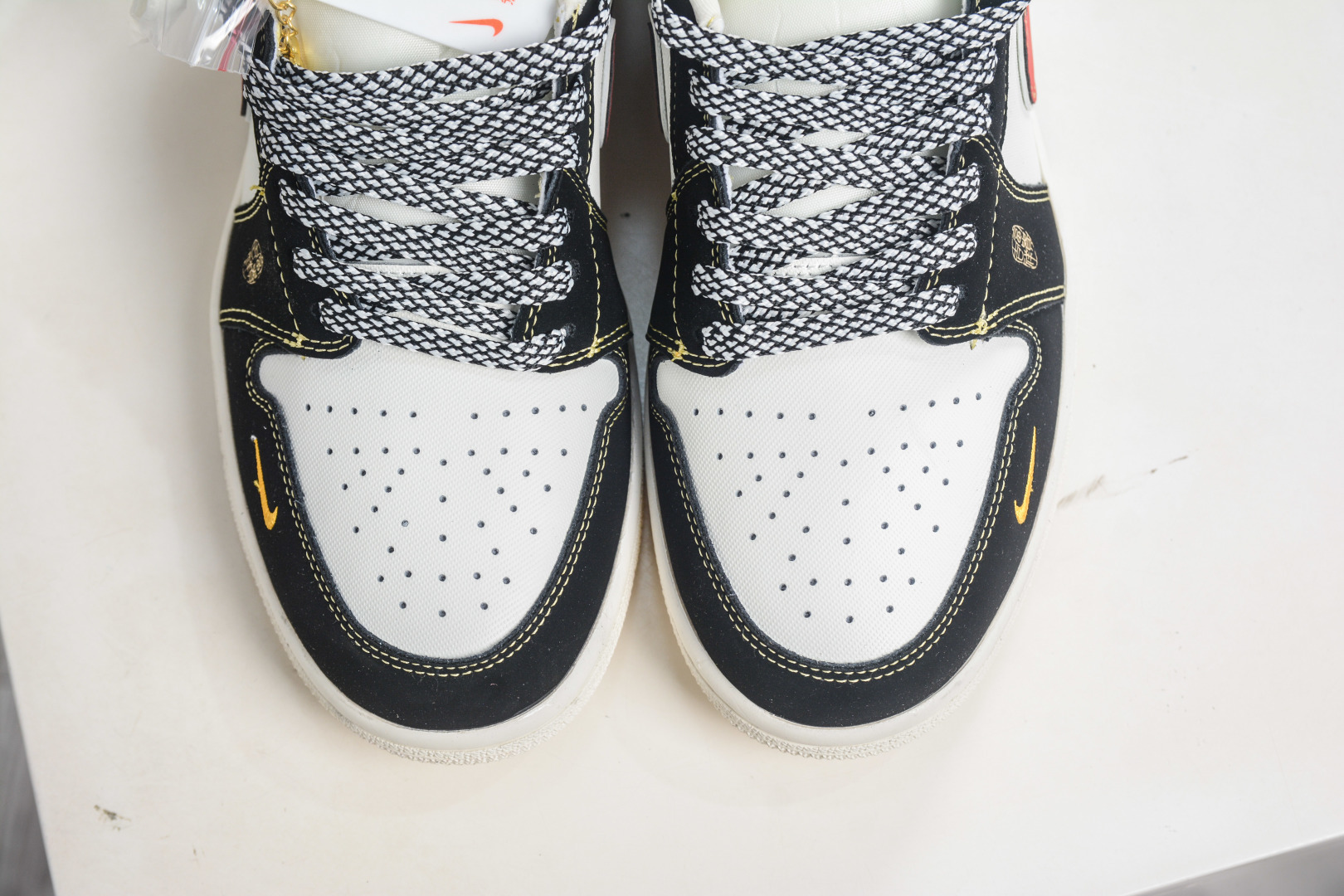 270 Nike Air Jordan 1 Low 马年限定 黑红金标 LL8888-002