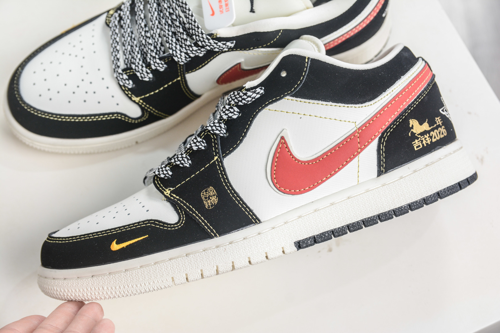 270 Nike Air Jordan 1 Low 马年限定 黑红金标 LL8888-002