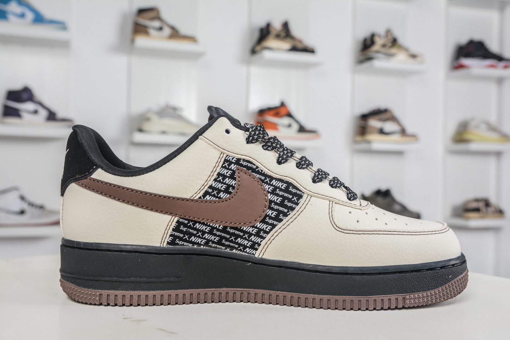 260 Nike Air Force 1 Low 07 x Supreme SUP联名-米白黑棕 KD1688-004-Chinese UA Cheap High Quatity Brand Clothes Bags handbags Sneakers wholesale wholesaler seller from China Factory suppliers Fashion Clothing Shoes best Quality Beautiful Price 260 Nike Air Force 1 Low 07 x Supreme SUP联名-米白黑棕 KD1688-004