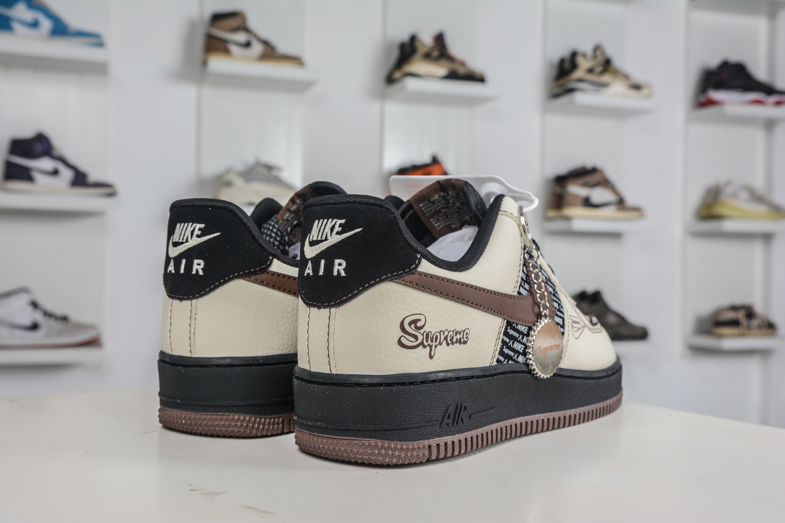 260 Nike Air Force 1 Low 07 x Supreme SUP联名-米白黑棕 KD1688-004-Chinese UA Cheap High Quatity Brand Clothes Bags handbags Sneakers wholesale wholesaler seller from China Factory suppliers Fashion Clothing Shoes best Quality Beautiful Price 260 Nike Air Force 1 Low 07 x Supreme SUP联名-米白黑棕 KD1688-004
