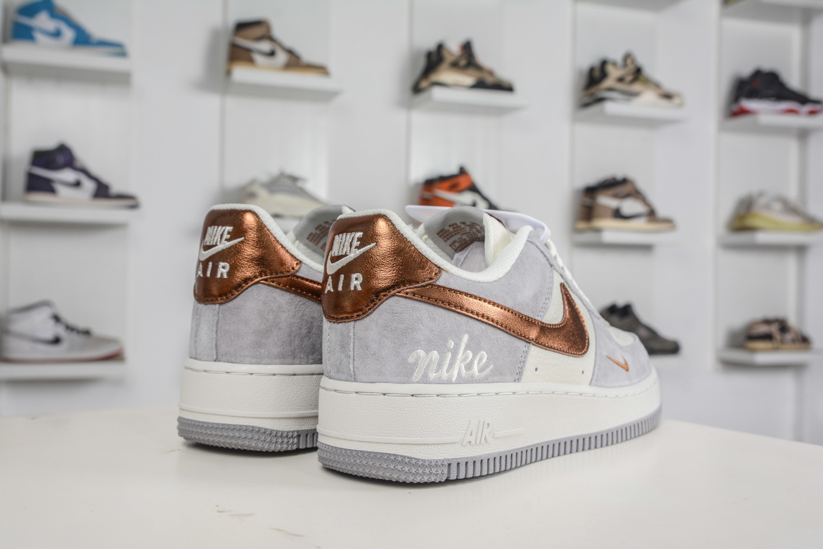 260 Nike Air Force 1 Low 07 奶白灰金 DV5477-007-Chinese UA Cheap High Quatity Brand Clothes Bags handbags Sneakers wholesale wholesaler seller from China Factory suppliers Fashion Clothing Shoes best Quality Beautiful Price 260 Nike Air Force 1 Low 07 奶白灰金 DV5477-007