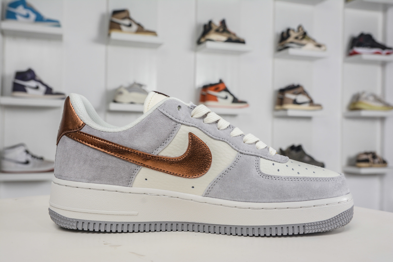 260 Nike Air Force 1 Low 07 奶白灰金 DV5477-007-Chinese UA Cheap High Quatity Brand Clothes Bags handbags Sneakers wholesale wholesaler seller from China Factory suppliers Fashion Clothing Shoes best Quality Beautiful Price 260 Nike Air Force 1 Low 07 奶白灰金 DV5477-007