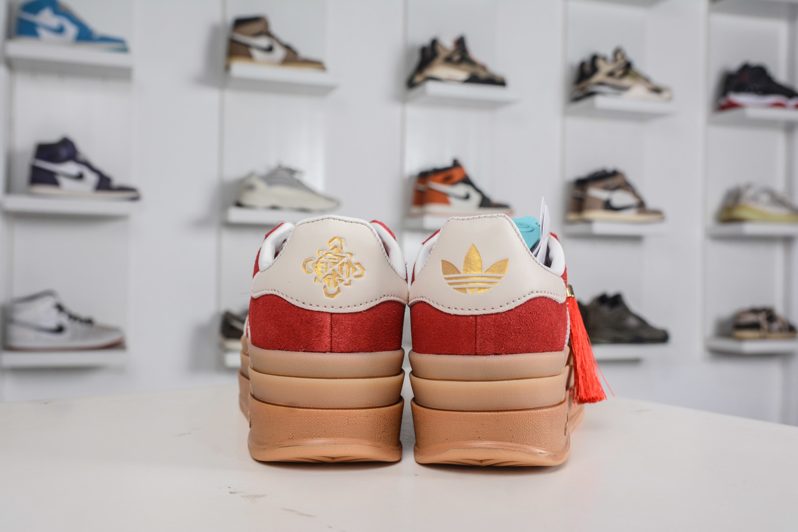 200 adidas originals GAZELLE CNY新年款 马年限定 羚羊松糕系列复古百搭厚底增高低帮休闲运动板鞋 KJ4293-Chinese UA Cheap High Quatity Brand Clothes Bags handbags Sneakers wholesale wholesaler seller from China Factory suppliers Fashion Clothing Shoes best Quality Beautiful Price 200 adidas originals GAZELLE CNY新年款 马年限定 羚羊松糕系列复古百搭厚底增高低帮休闲运动板鞋 KJ4293