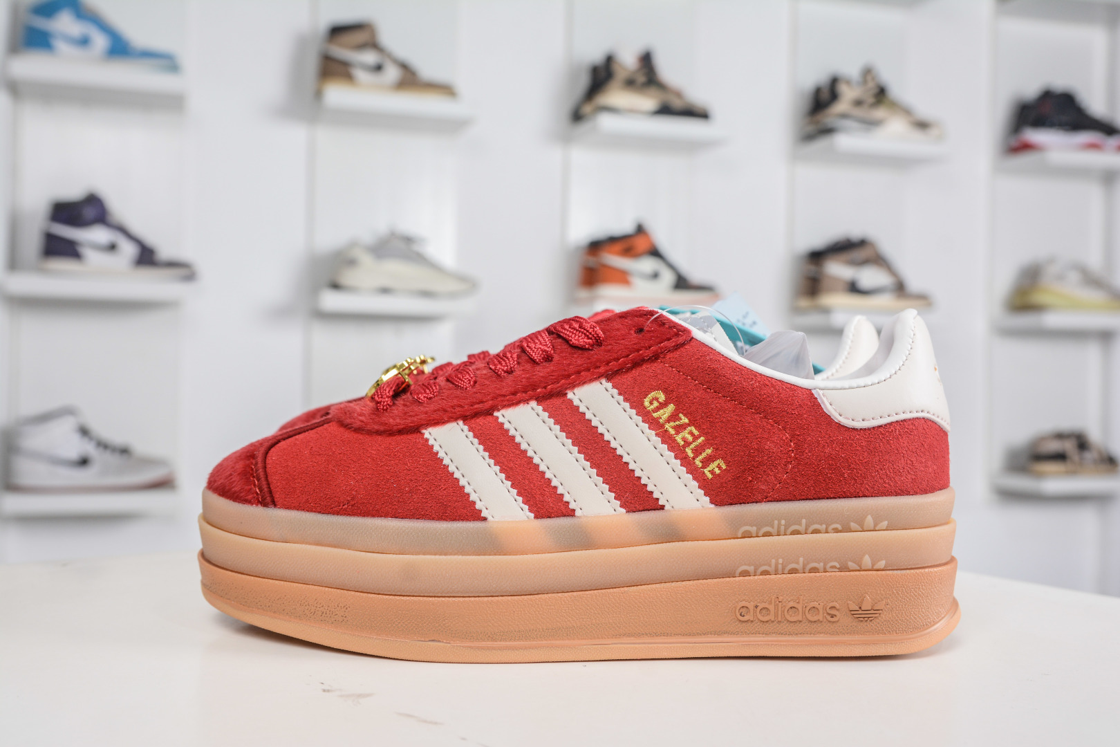 200 adidas originals GAZELLE CNY新年款 马年限定 羚羊松糕系列复古百搭厚底增高低帮休闲运动板鞋 KJ4293-Chinese UA Cheap High Quatity Brand Clothes Bags handbags Sneakers wholesale wholesaler seller from China Factory suppliers Fashion Clothing Shoes best Quality Beautiful Price 200 adidas originals GAZELLE CNY新年款 马年限定 羚羊松糕系列复古百搭厚底增高低帮休闲运动板鞋 KJ4293