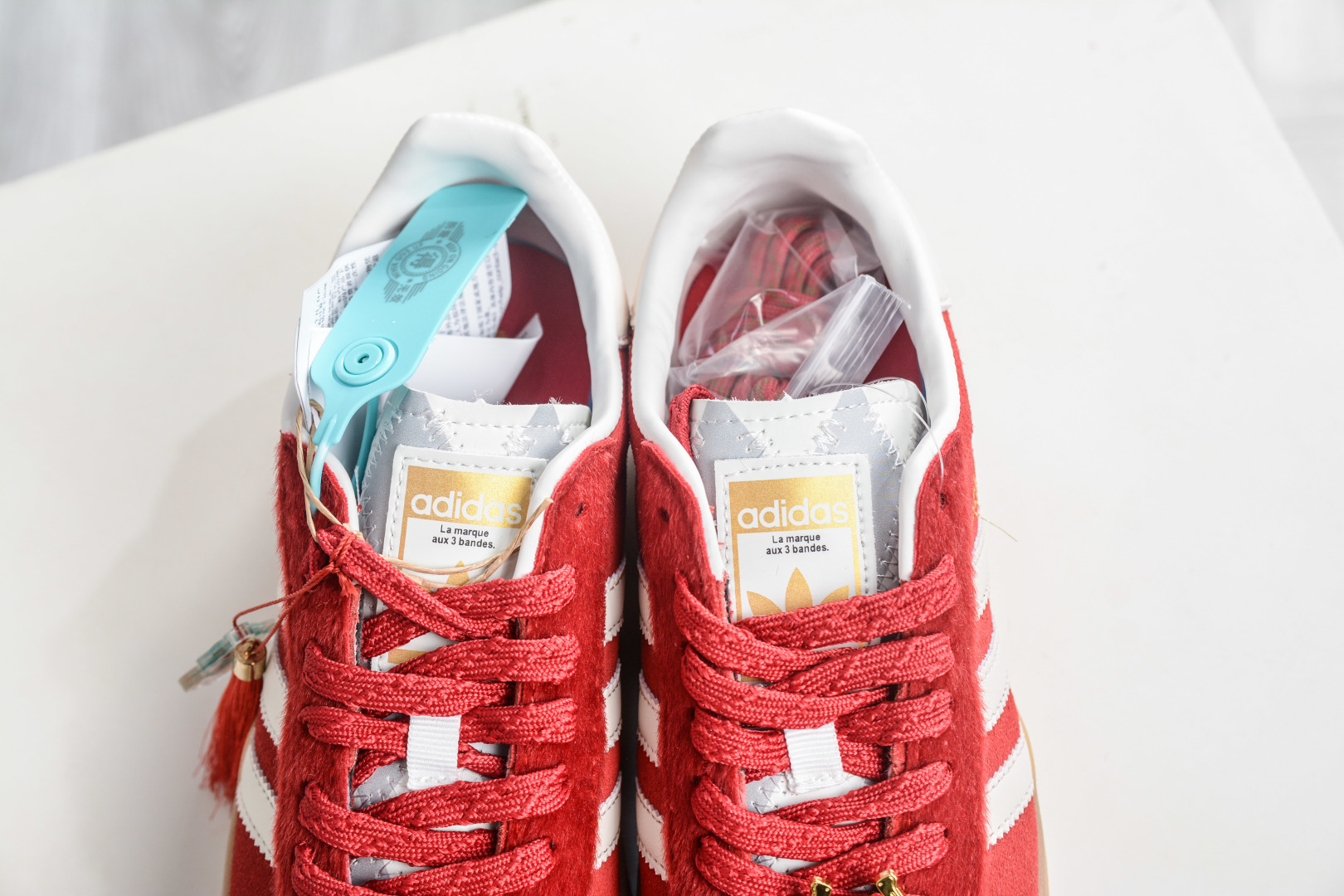 200 adidas originals GAZELLE CNY新年款 马年限定 羚羊松糕系列复古百搭厚底增高低帮休闲运动板鞋 KJ4293-Chinese UA Cheap High Quatity Brand Clothes Bags handbags Sneakers wholesale wholesaler seller from China Factory suppliers Fashion Clothing Shoes best Quality Beautiful Price 200 adidas originals GAZELLE CNY新年款 马年限定 羚羊松糕系列复古百搭厚底增高低帮休闲运动板鞋 KJ4293