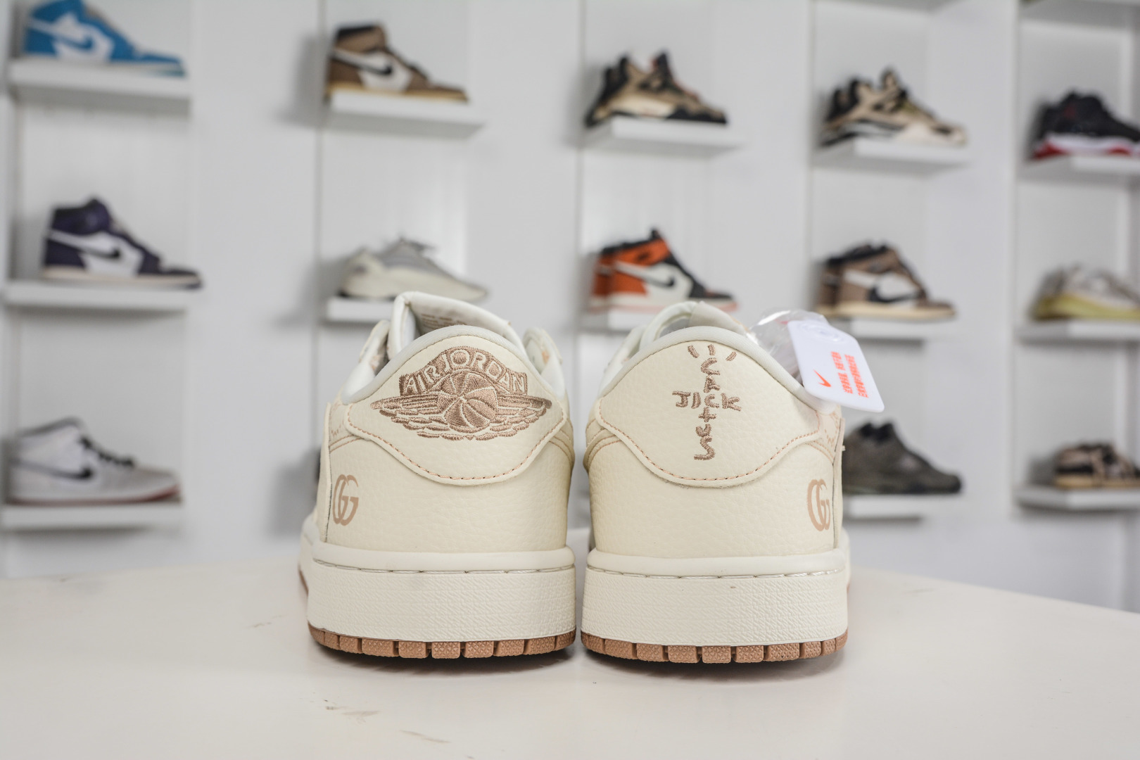 270 TS x Air Jordan x GUCCI AJ1 Low 倒钩低帮联名古驰-米棕印花 LD2028-066-Chinese UA Cheap High Quatity Brand Clothes Bags handbags Sneakers wholesale wholesaler seller from China Factory suppliers Fashion Clothing Shoes best Quality Beautiful Price 270 TS x Air Jordan x GUCCI AJ1 Low 倒钩低帮联名古驰-米棕印花 LD2028-066