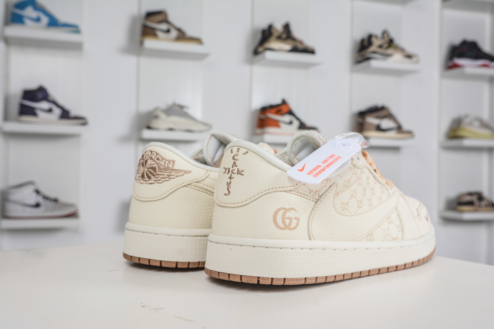 270 TS x Air Jordan x GUCCI AJ1 Low 倒钩低帮联名古驰-米棕印花 LD2028-066-Chinese UA Cheap High Quatity Brand Clothes Bags handbags Sneakers wholesale wholesaler seller from China Factory suppliers Fashion Clothing Shoes best Quality Beautiful Price 270 TS x Air Jordan x GUCCI AJ1 Low 倒钩低帮联名古驰-米棕印花 LD2028-066
