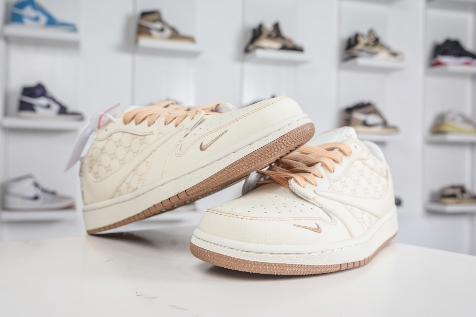 270 TS x Air Jordan x GUCCI AJ1 Low 倒钩低帮联名古驰-米棕印花 LD2028-066-Chinese UA Cheap High Quatity Brand Clothes Bags handbags Sneakers wholesale wholesaler seller from China Factory suppliers Fashion Clothing Shoes best Quality Beautiful Price 270 TS x Air Jordan x GUCCI AJ1 Low 倒钩低帮联名古驰-米棕印花 LD2028-066