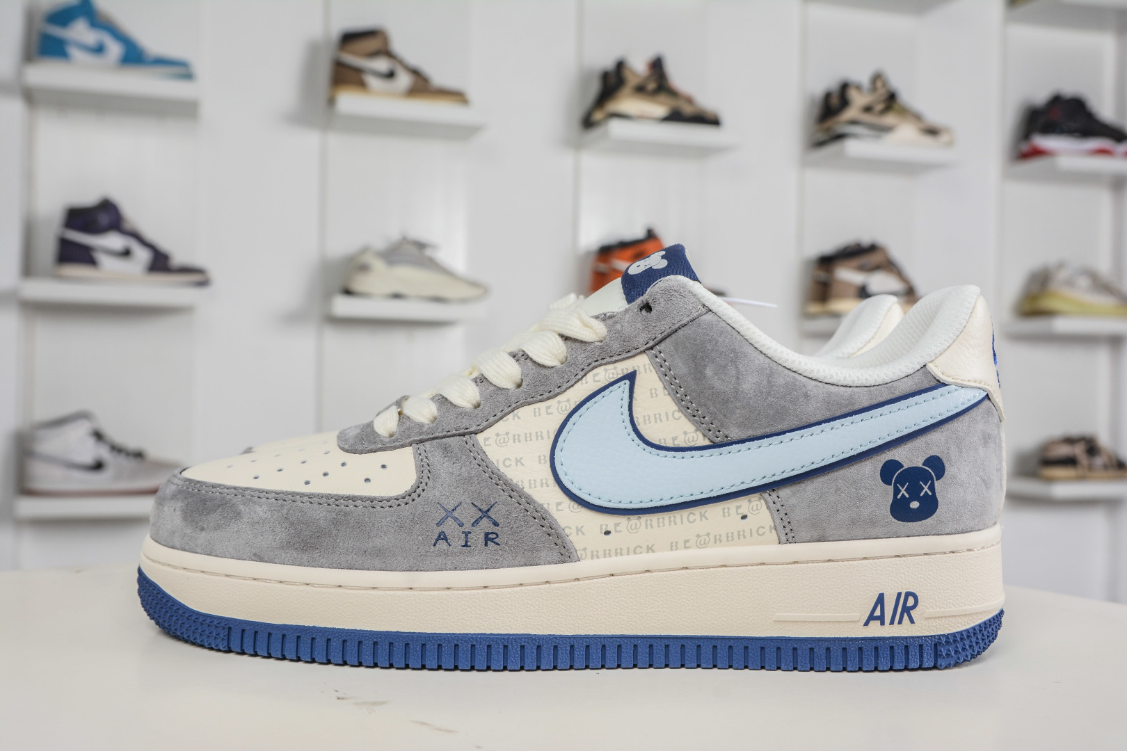 BE@RBRICK x Nike Air Force 1 暴力熊联名-白蓝灰麂皮 XD9314-610 BE@RBRICK x Nike Air Force 1 暴力熊联名-白蓝灰麂皮 XD9314-610