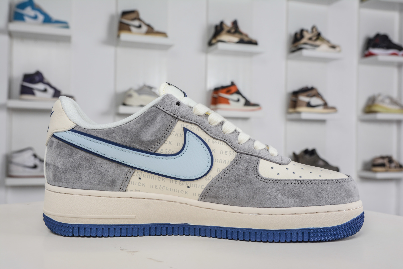 BE@RBRICK x Nike Air Force 1 暴力熊联名-白蓝灰麂皮 XD9314-610 BE@RBRICK x Nike Air Force 1 暴力熊联名-白蓝灰麂皮 XD9314-610