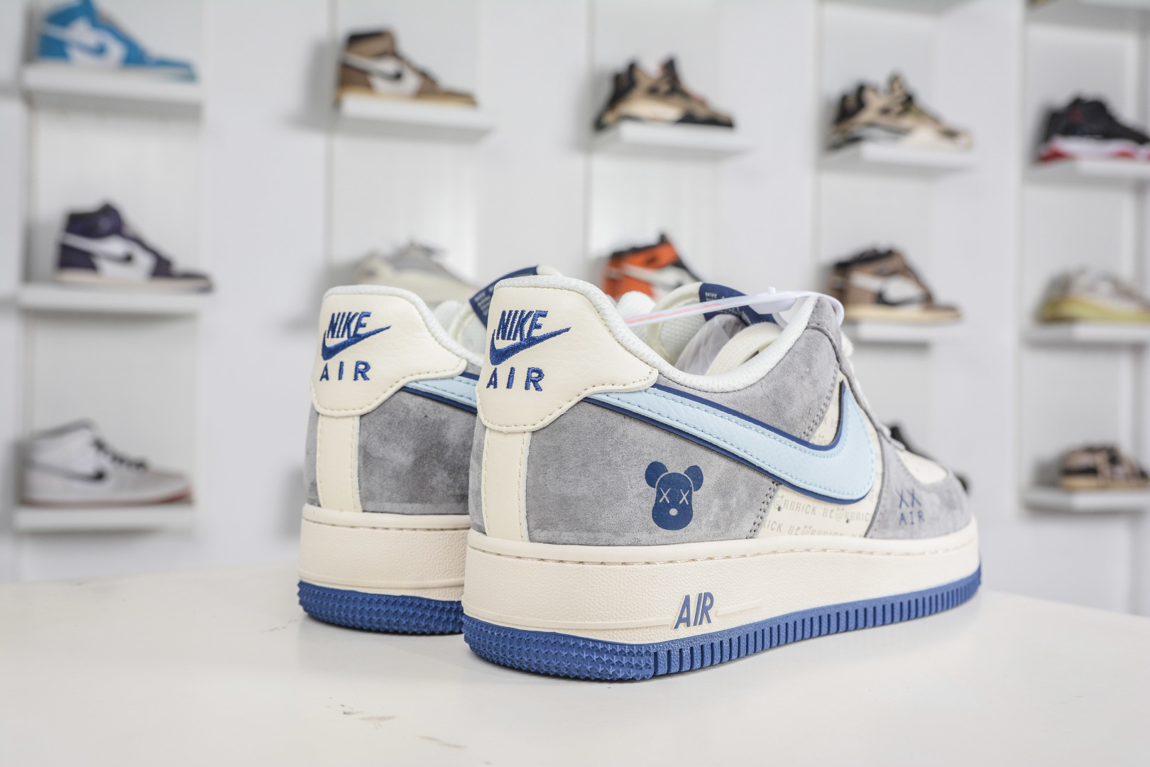BE@RBRICK x Nike Air Force 1 暴力熊联名-白蓝灰麂皮 XD9314-610 BE@RBRICK x Nike Air Force 1 暴力熊联名-白蓝灰麂皮 XD9314-610