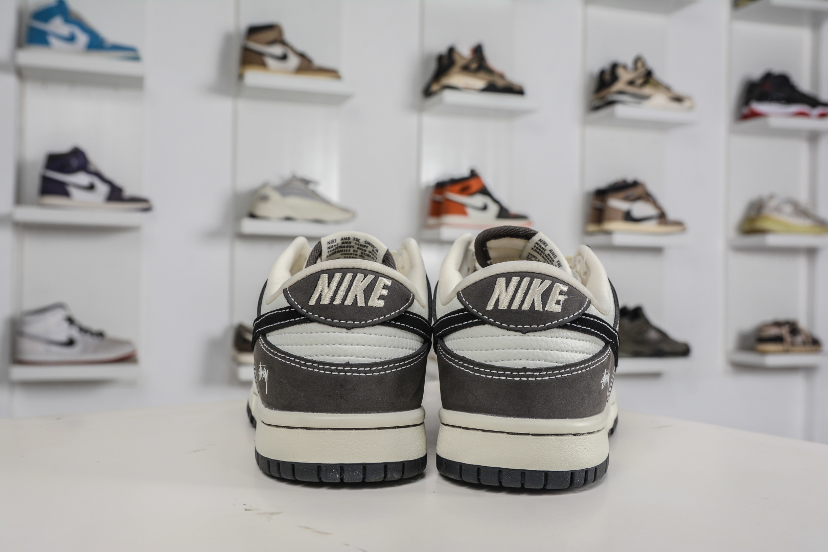 Nike SB Dunk Low X Stussy 斯图西联名-白灰 YF9511-914 Nike SB Dunk Low X Stussy 斯图西联名-白灰 YF9511-914
