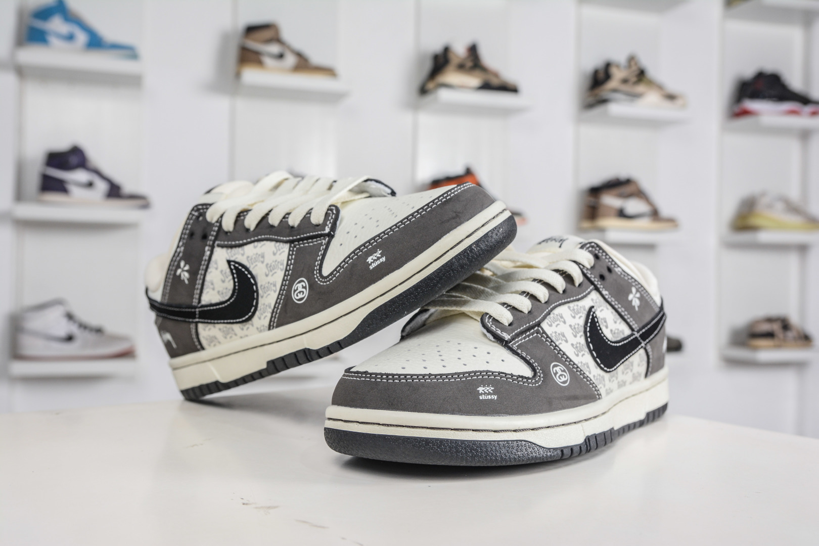 Nike SB Dunk Low X Stussy 斯图西联名-白灰 YF9511-914 Nike SB Dunk Low X Stussy 斯图西联名-白灰 YF9511-914