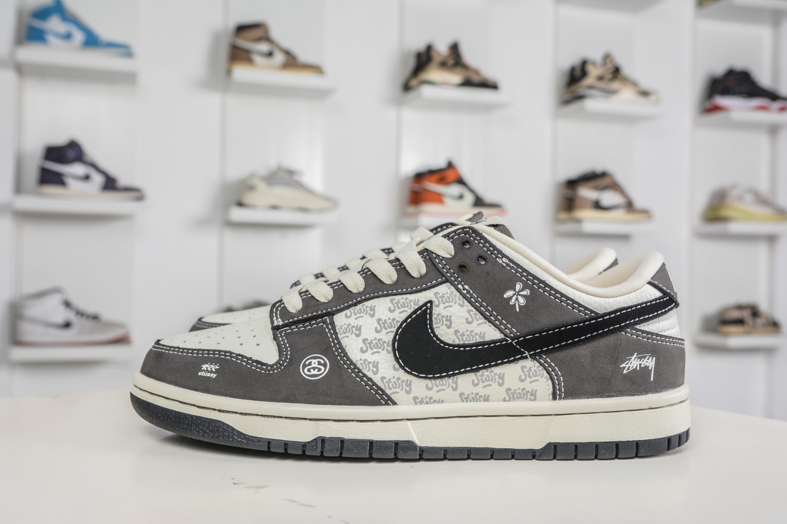 Nike SB Dunk Low X Stussy 斯图西联名-白灰 YF9511-914 Nike SB Dunk Low X Stussy 斯图西联名-白灰 YF9511-914