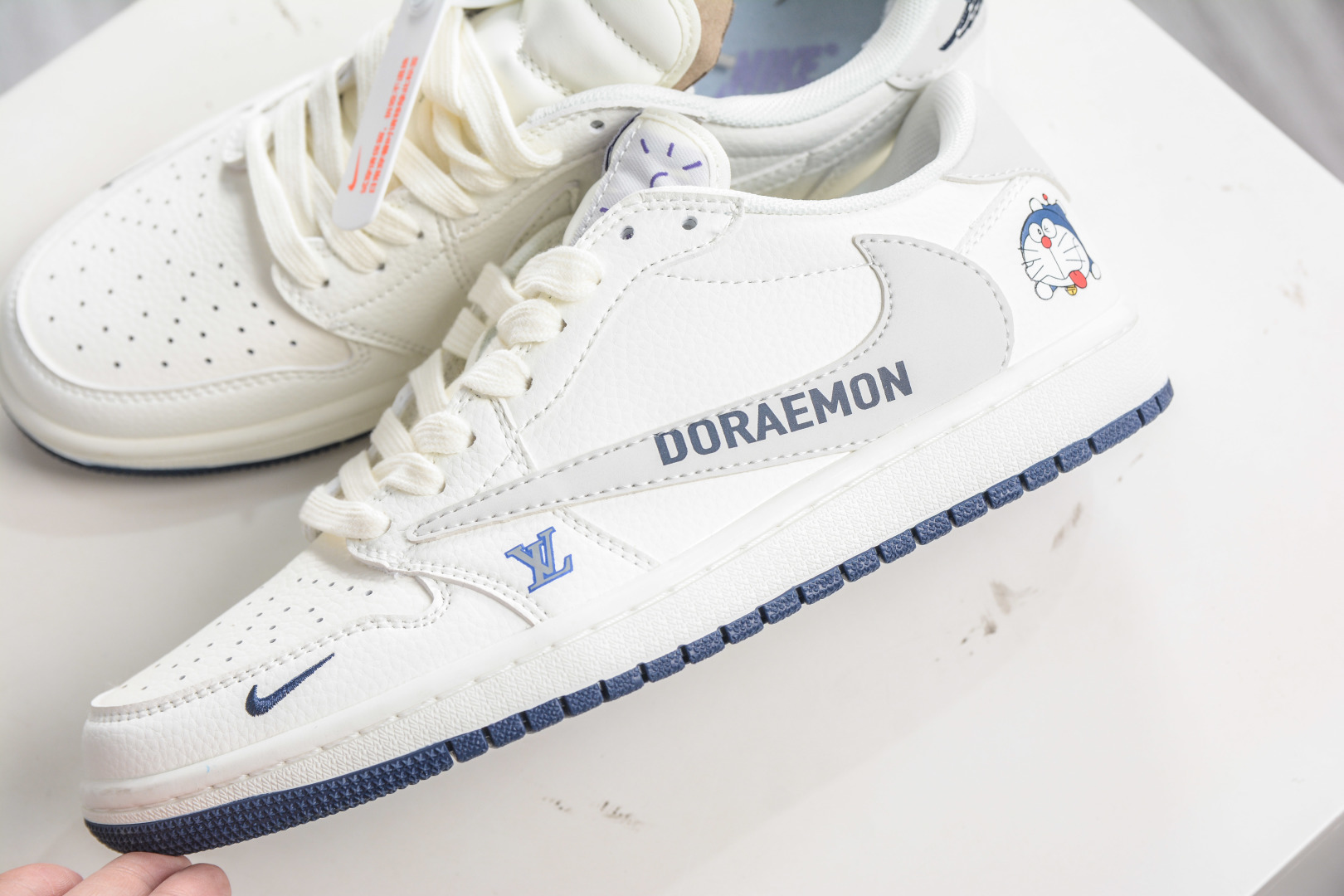 TS x Air Jordan AJ1 Low x Bape 猿人头联名-米白黑 倒钩低帮联名定制配色 LD2028-074 TS x Air Jordan AJ1 Low x Bape 猿人头联名-米白黑 倒钩低帮联名定制配色 LD2028-074