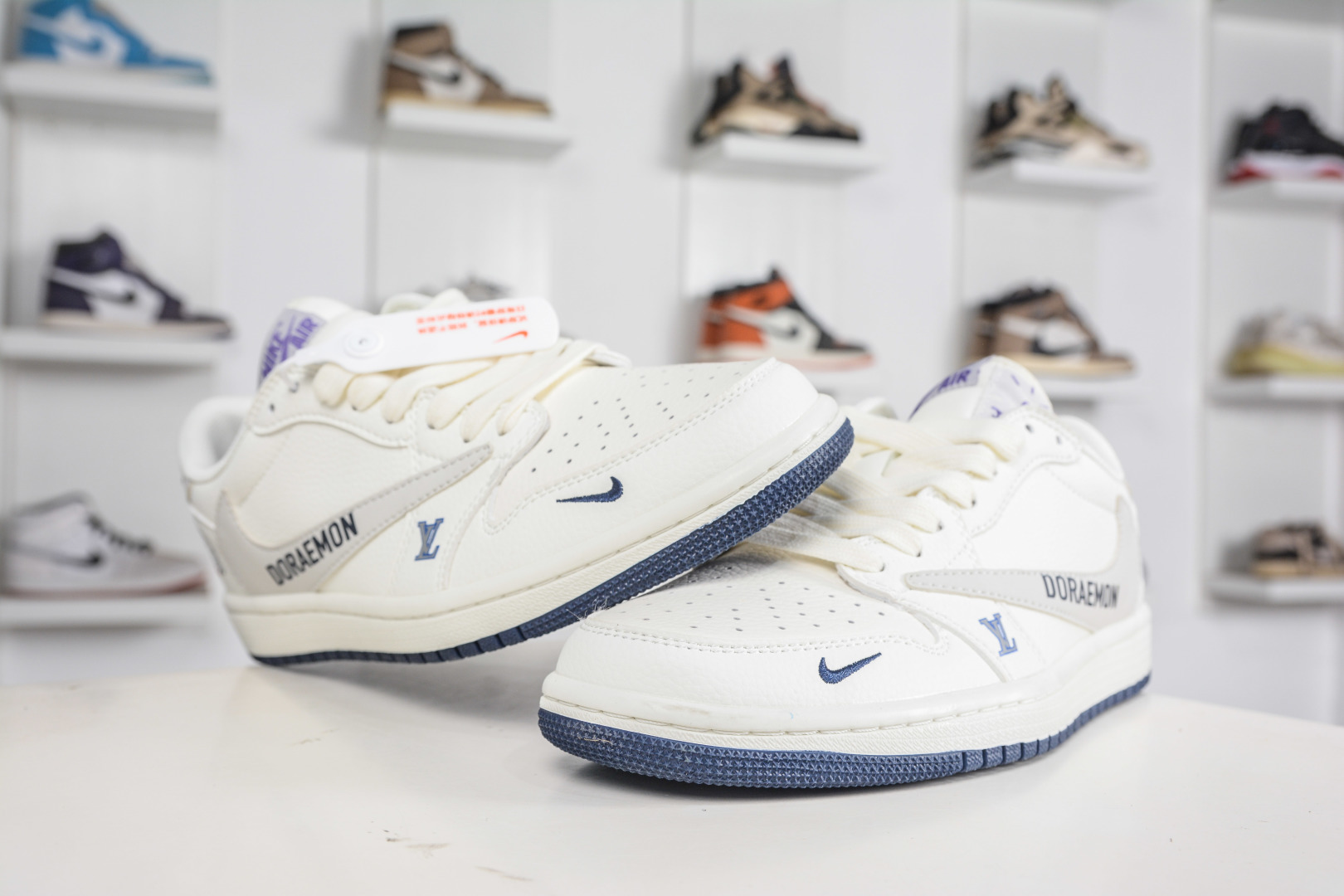 TS x Air Jordan AJ1 Low x Bape 猿人头联名-米白黑 倒钩低帮联名定制配色 LD2028-074 TS x Air Jordan AJ1 Low x Bape 猿人头联名-米白黑 倒钩低帮联名定制配色 LD2028-074
