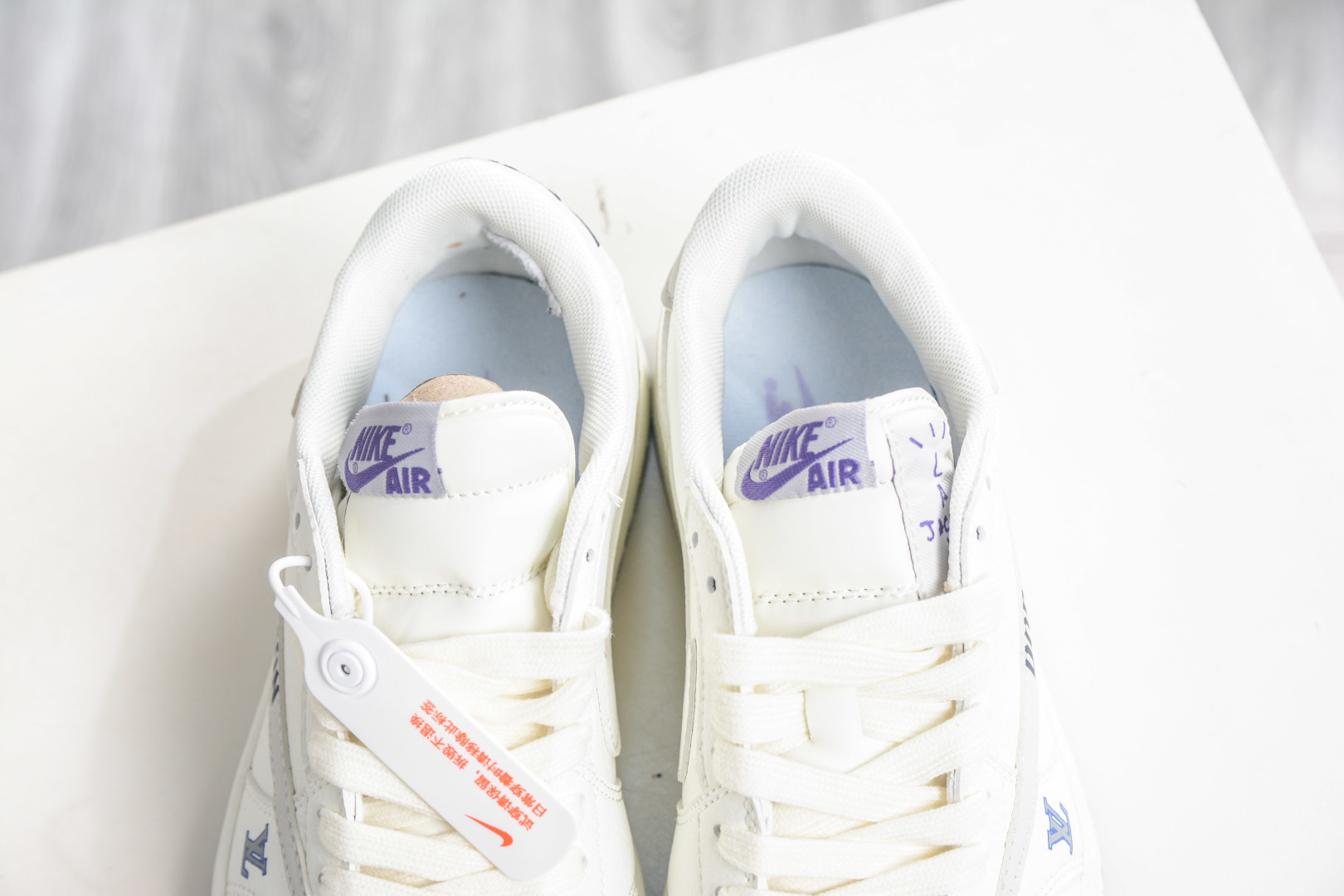TS x Air Jordan AJ1 Low x Bape 猿人头联名-米白黑 倒钩低帮联名定制配色 LD2028-074 TS x Air Jordan AJ1 Low x Bape 猿人头联名-米白黑 倒钩低帮联名定制配色 LD2028-074