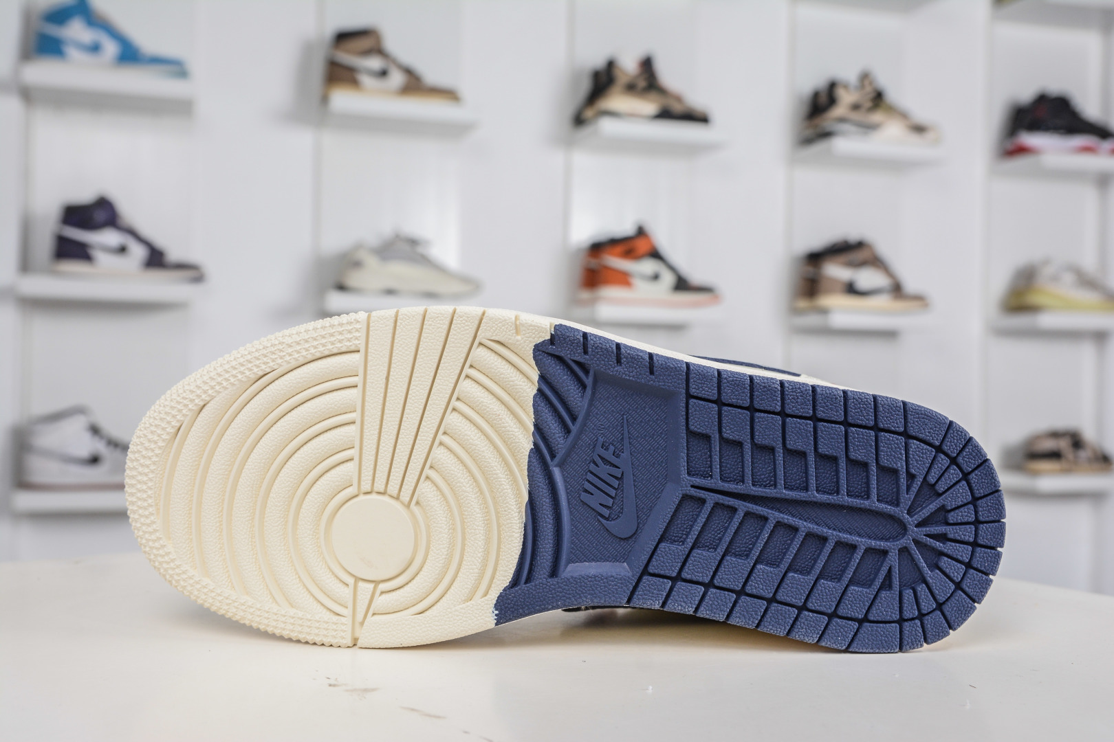 Nike Air Jordan 1 Low 马年限定 米黑双拼底 定制配色 FC7688-198 Nike Air Jordan 1 Low 马年限定 米黑双拼底 定制配色 FC7688-198