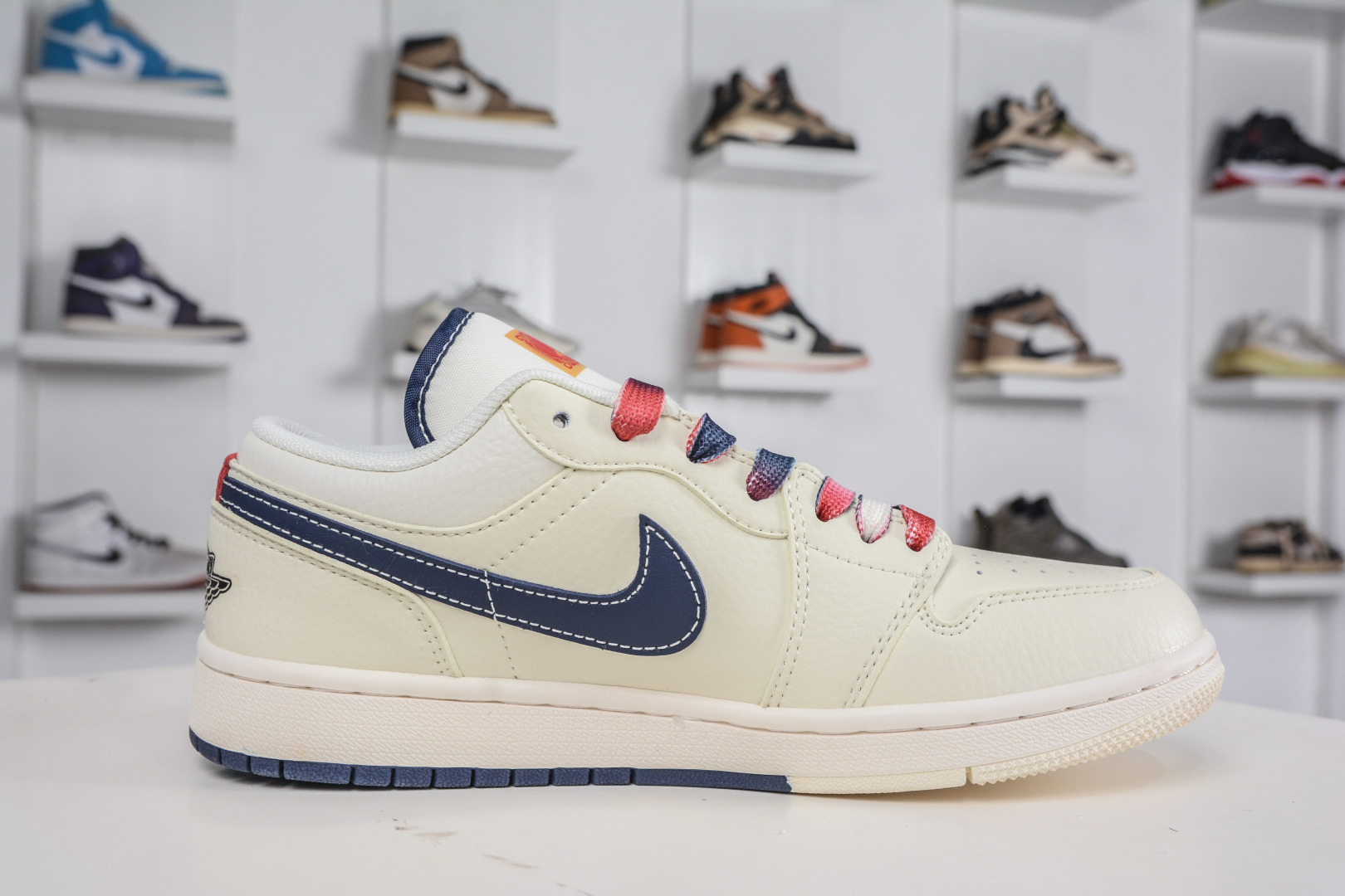 Nike Air Jordan 1 Low 马年限定 米黑双拼底 定制配色 FC7688-198 Nike Air Jordan 1 Low 马年限定 米黑双拼底 定制配色 FC7688-198
