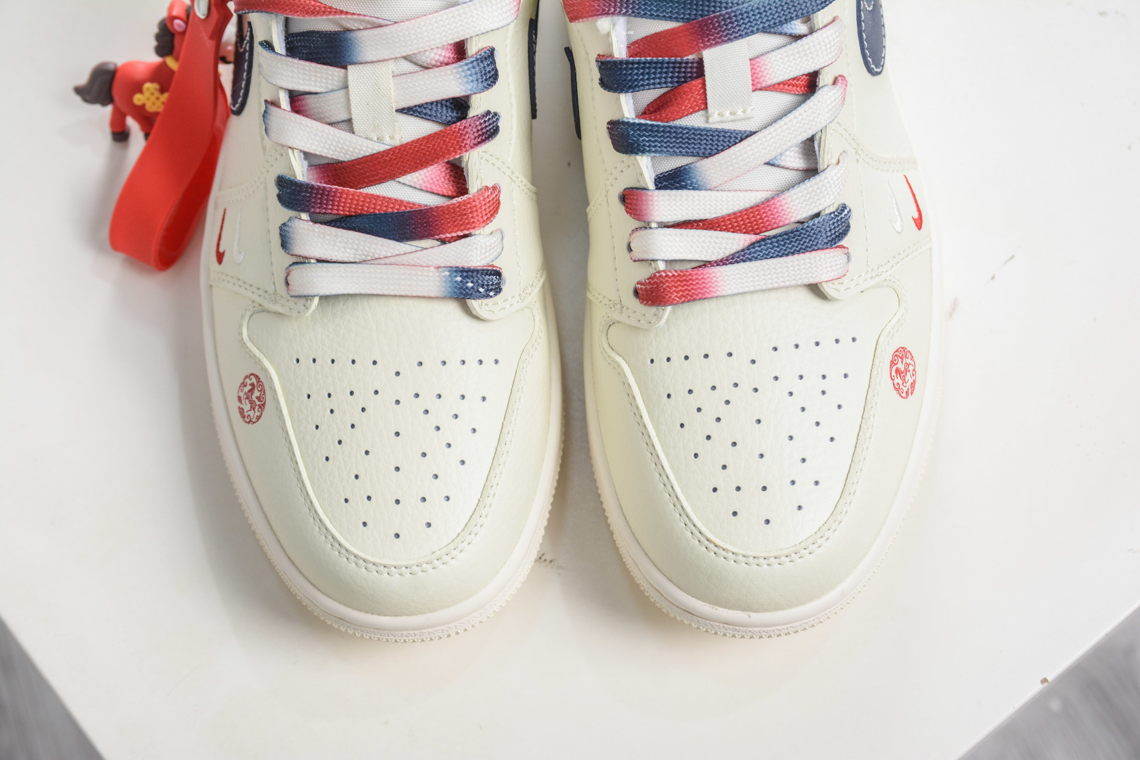 Nike Air Jordan 1 Low 马年限定 米黑双拼底 定制配色 FC7688-198 Nike Air Jordan 1 Low 马年限定 米黑双拼底 定制配色 FC7688-198