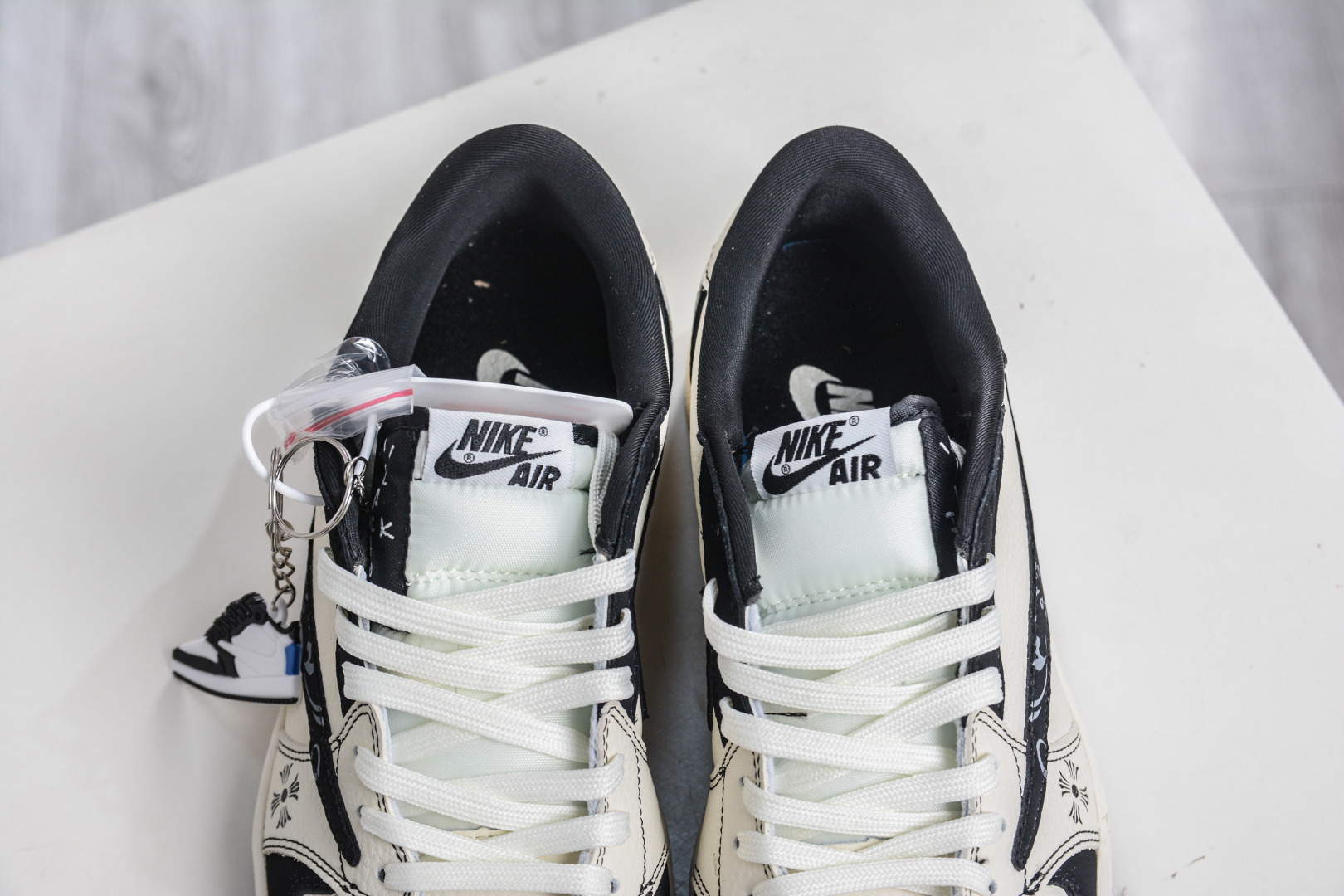 TS x Air Jordan x Chrome Hearts AJ1 Low 倒钩低帮联名克罗心-米白黑 DD7866-108