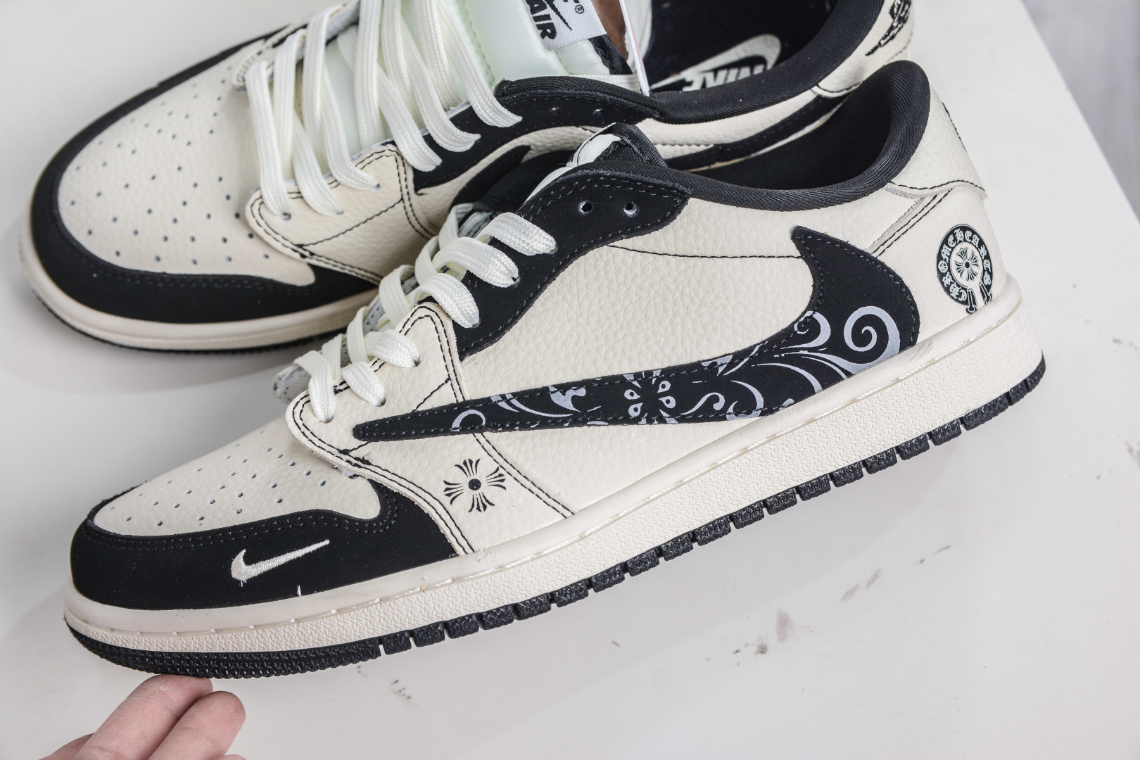 TS x Air Jordan x Chrome Hearts AJ1 Low 倒钩低帮联名克罗心-米白黑 DD7866-108