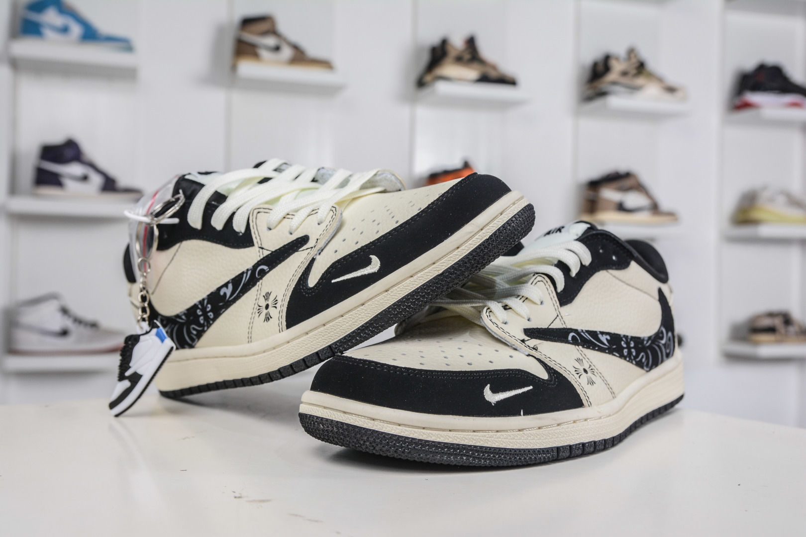TS x Air Jordan x Chrome Hearts AJ1 Low 倒钩低帮联名克罗心-米白黑 DD7866-108