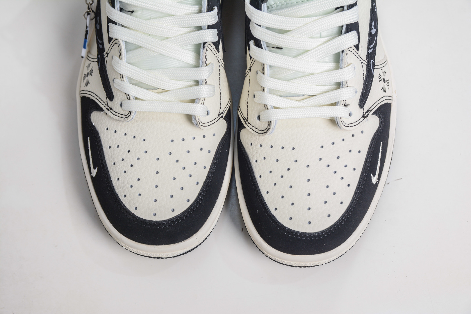 TS x Air Jordan x Chrome Hearts AJ1 Low 倒钩低帮联名克罗心-米白黑 DD7866-108