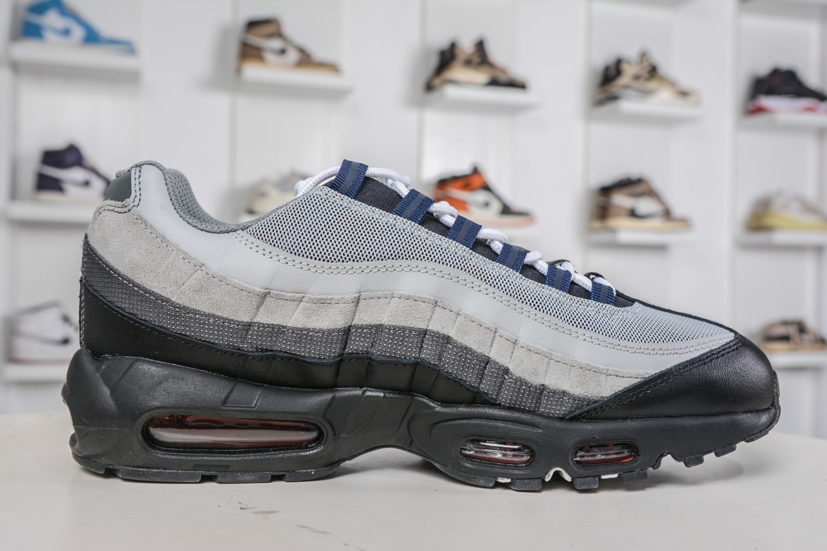 NK Air Max 95 复古减震气垫跑鞋 DM0011-007