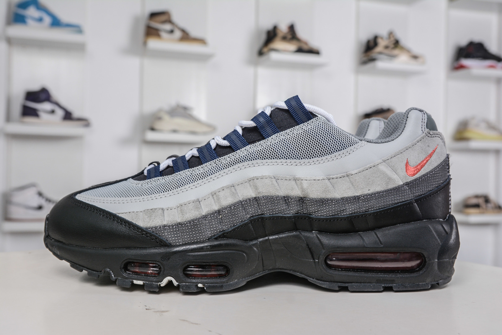 NK Air Max 95 复古减震气垫跑鞋 DM0011-007