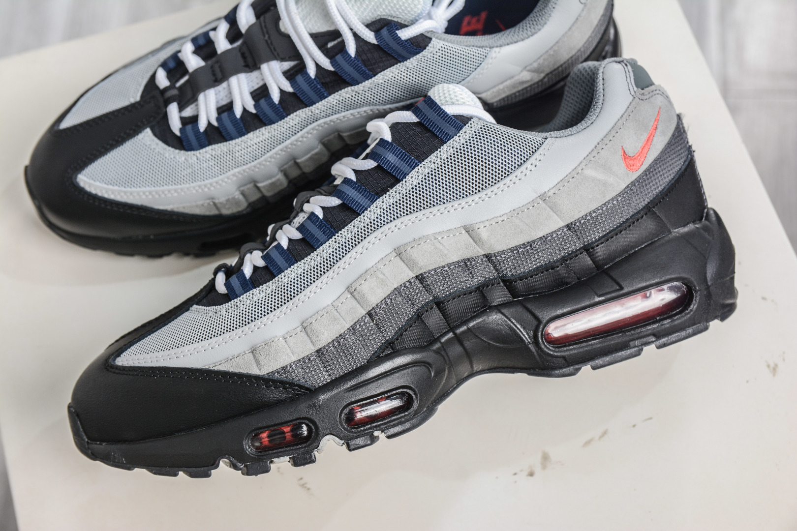NK Air Max 95 复古减震气垫跑鞋 DM0011-007