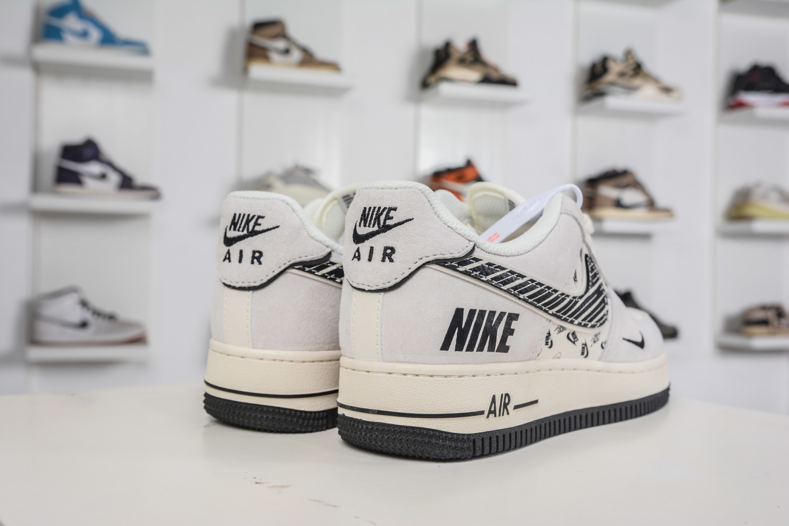 Nike Air Force 1 Low 07 米灰黑 JP8028-068
