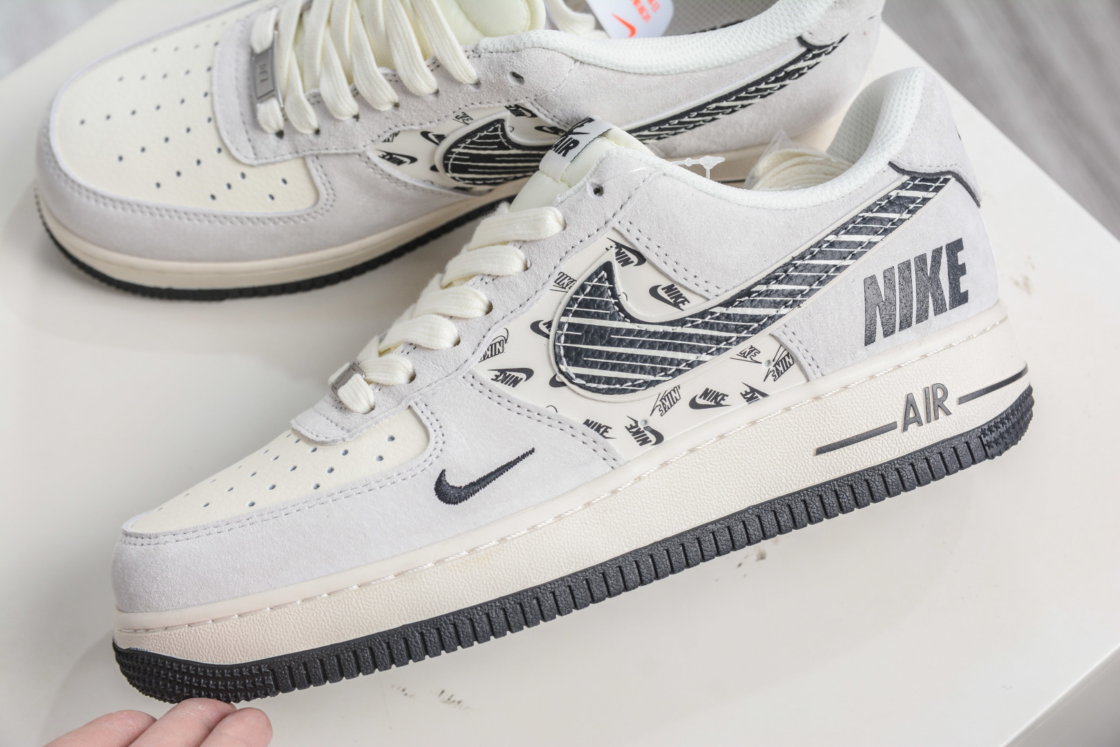 Nike Air Force 1 Low 07 米灰黑 JP8028-068