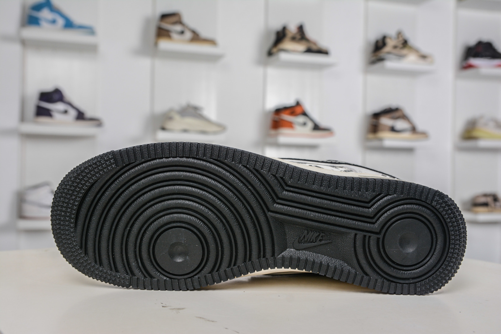Nike Air Force 1 Low 07 米灰黑 JP8028-068