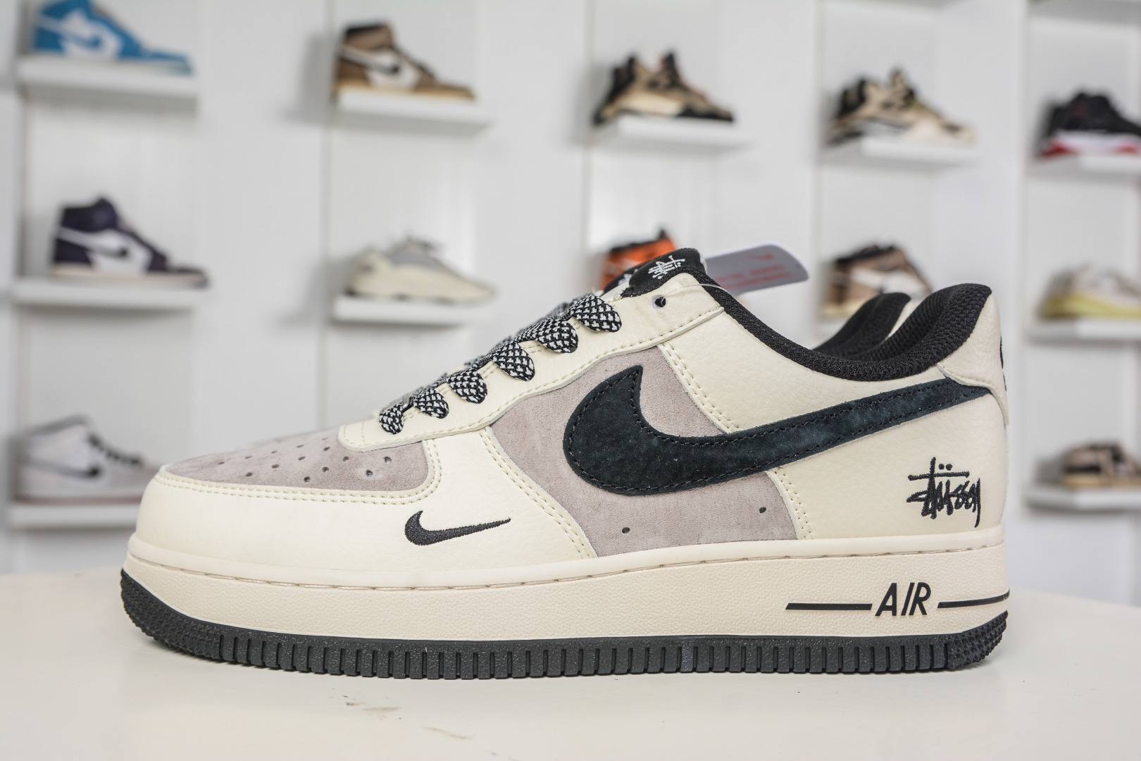Stussy x NIke Air Force 1 斯图西联名-白灰黑 XD9314-617