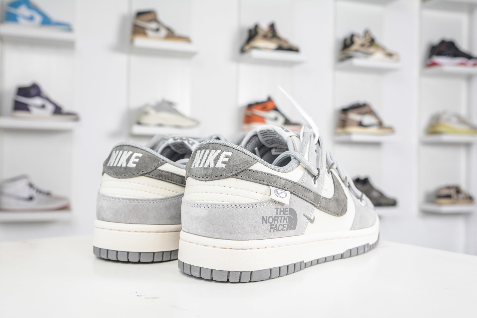 290 Nike SB Dunk Low x The North Face x CDG 北面CDG联名-米白灰绑带 JP2026-102-Chinese UA Cheap High Quatity Brand Clothes Bags handbags Sneakers wholesale wholesaler seller from China Factory suppliers Fashion Clothing Shoes best Quality Beautiful Price 290 Nike SB Dunk Low x The North Face x CDG 北面CDG联名-米白灰绑带 JP2026-102