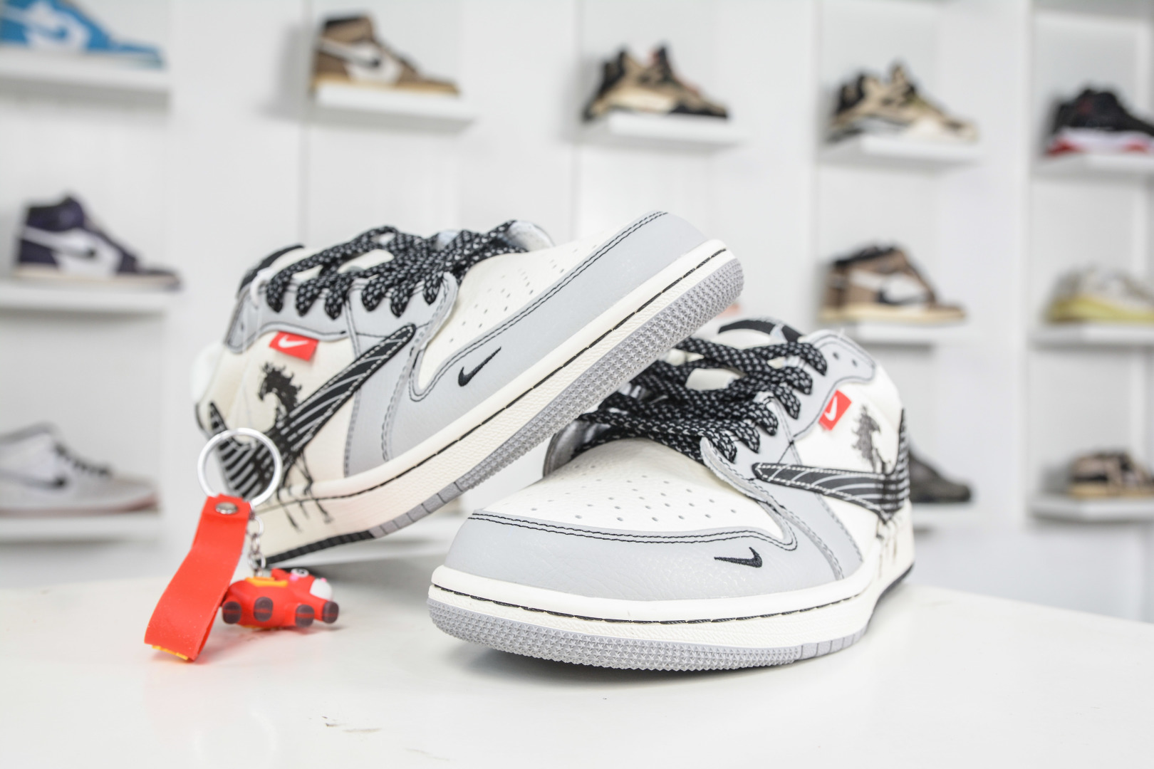 270 TS x Air Jordan x Stussy AJ1 Low 倒钩低帮联名斯图西马年限定-米灰黑 JJ3508-550-Chinese UA Cheap High Quatity Brand Clothes Bags handbags Sneakers wholesale wholesaler seller from China Factory suppliers Fashion Clothing Shoes best Quality Beautiful Price 270 TS x Air Jordan x Stussy AJ1 Low 倒钩低帮联名斯图西马年限定-米灰黑 JJ3508-550