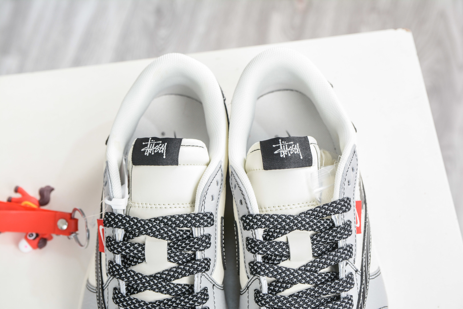 270 TS x Air Jordan x Stussy AJ1 Low 倒钩低帮联名斯图西马年限定-米灰黑 JJ3508-550-Chinese UA Cheap High Quatity Brand Clothes Bags handbags Sneakers wholesale wholesaler seller from China Factory suppliers Fashion Clothing Shoes best Quality Beautiful Price 270 TS x Air Jordan x Stussy AJ1 Low 倒钩低帮联名斯图西马年限定-米灰黑 JJ3508-550