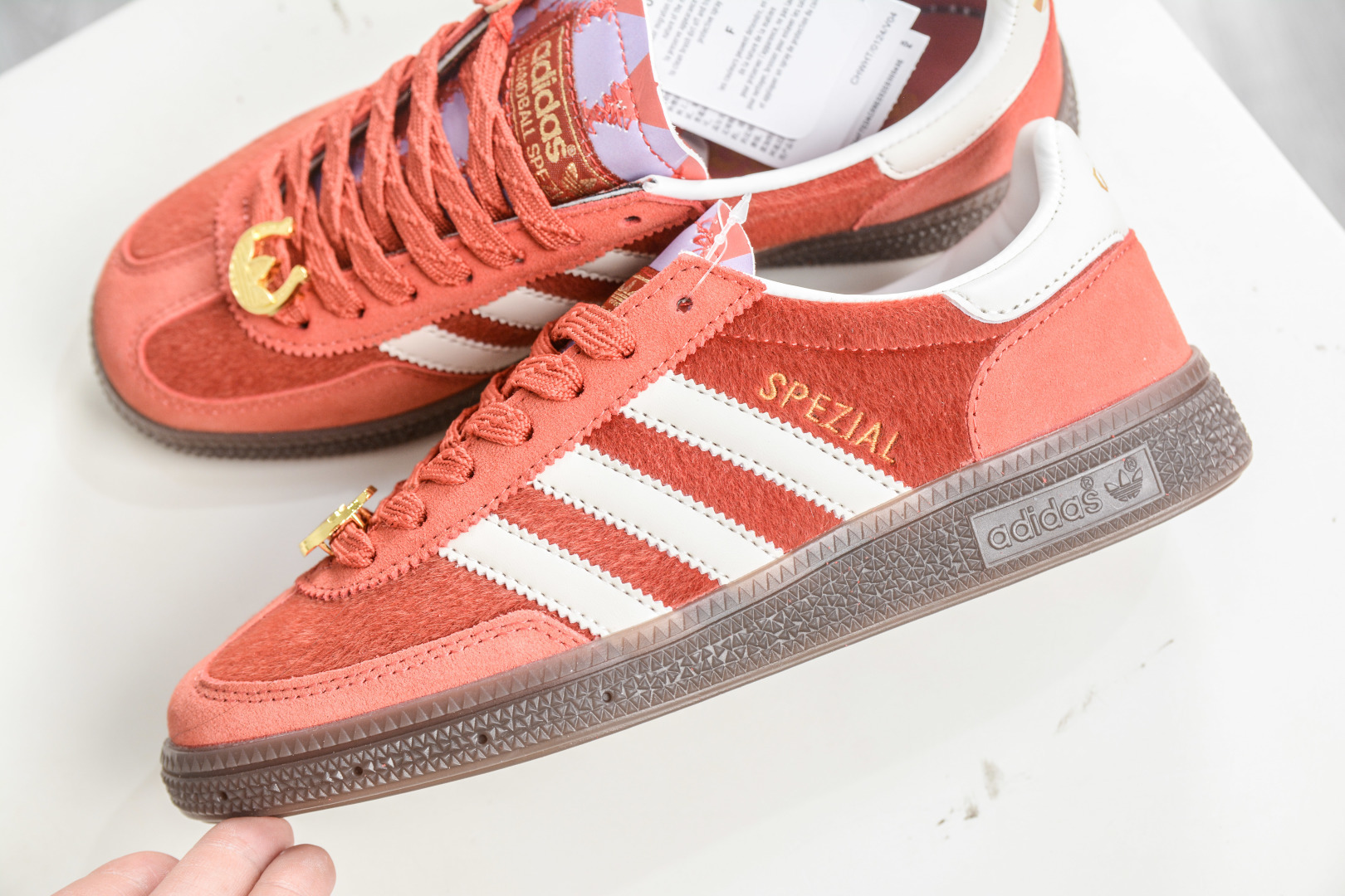 200 adidas originals HANDBALL SPEZIAL CNY新年款 马年限定 手球运动员系列百搭休闲运动板鞋 KJ6299-Chinese UA Cheap High Quatity Brand Clothes Bags handbags Sneakers wholesale wholesaler seller from China Factory suppliers Fashion Clothing Shoes best Quality Beautiful Price 200 adidas originals HANDBALL SPEZIAL CNY新年款 马年限定 手球运动员系列百搭休闲运动板鞋 KJ6299